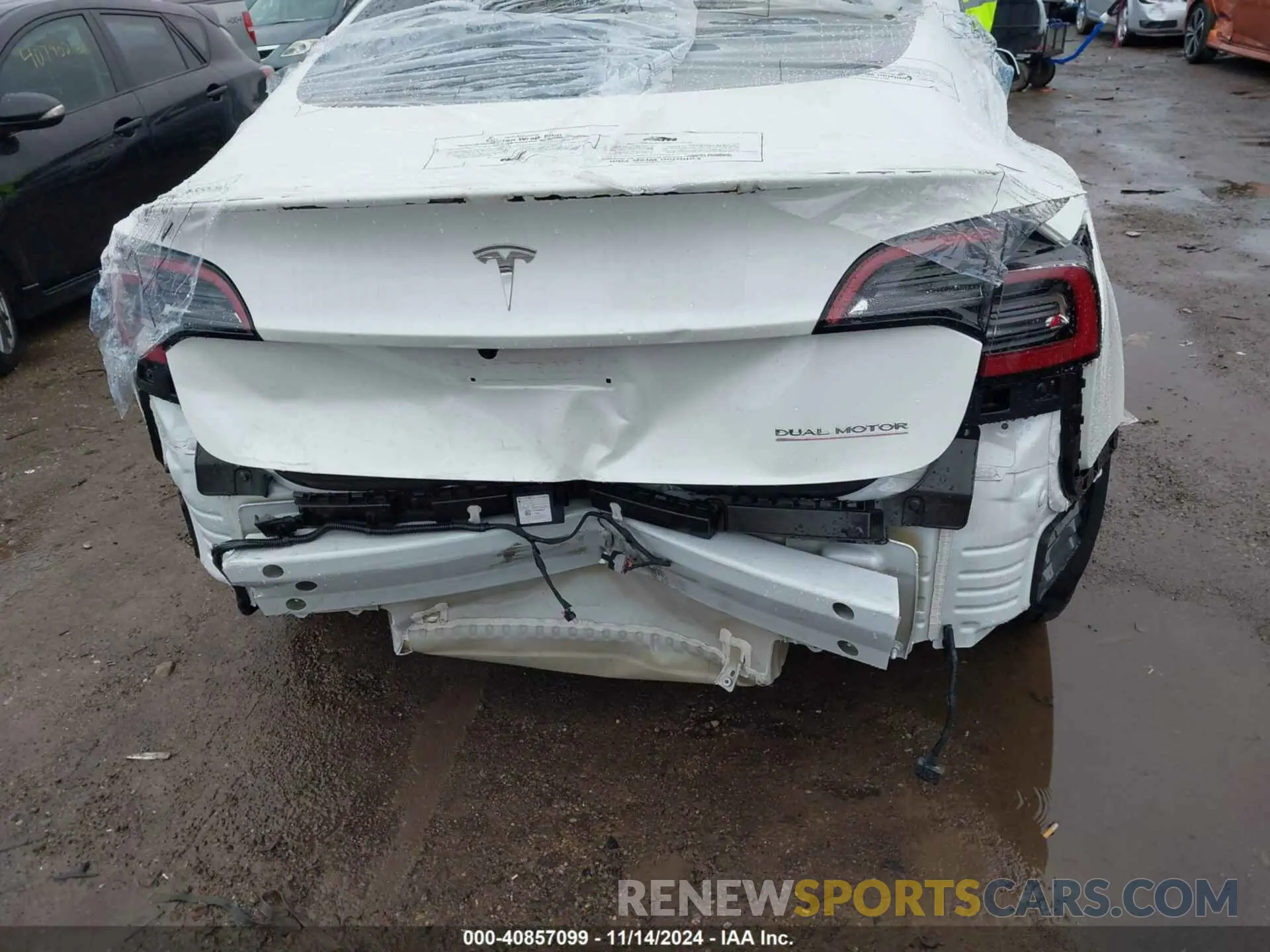 6 Photograph of a damaged car 5YJ3E1EC4PF628033 TESLA MODEL 3 2023