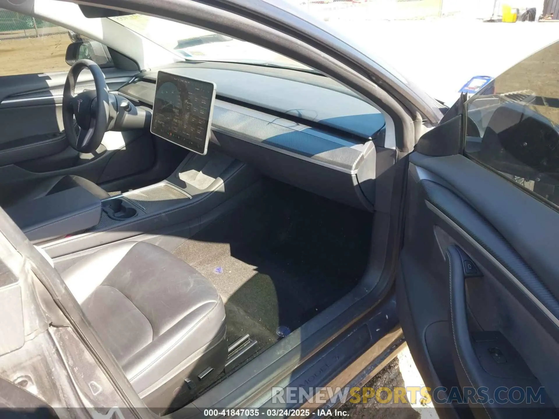5 Photograph of a damaged car 5YJ3E1EC4PF633961 TESLA MODEL 3 2023