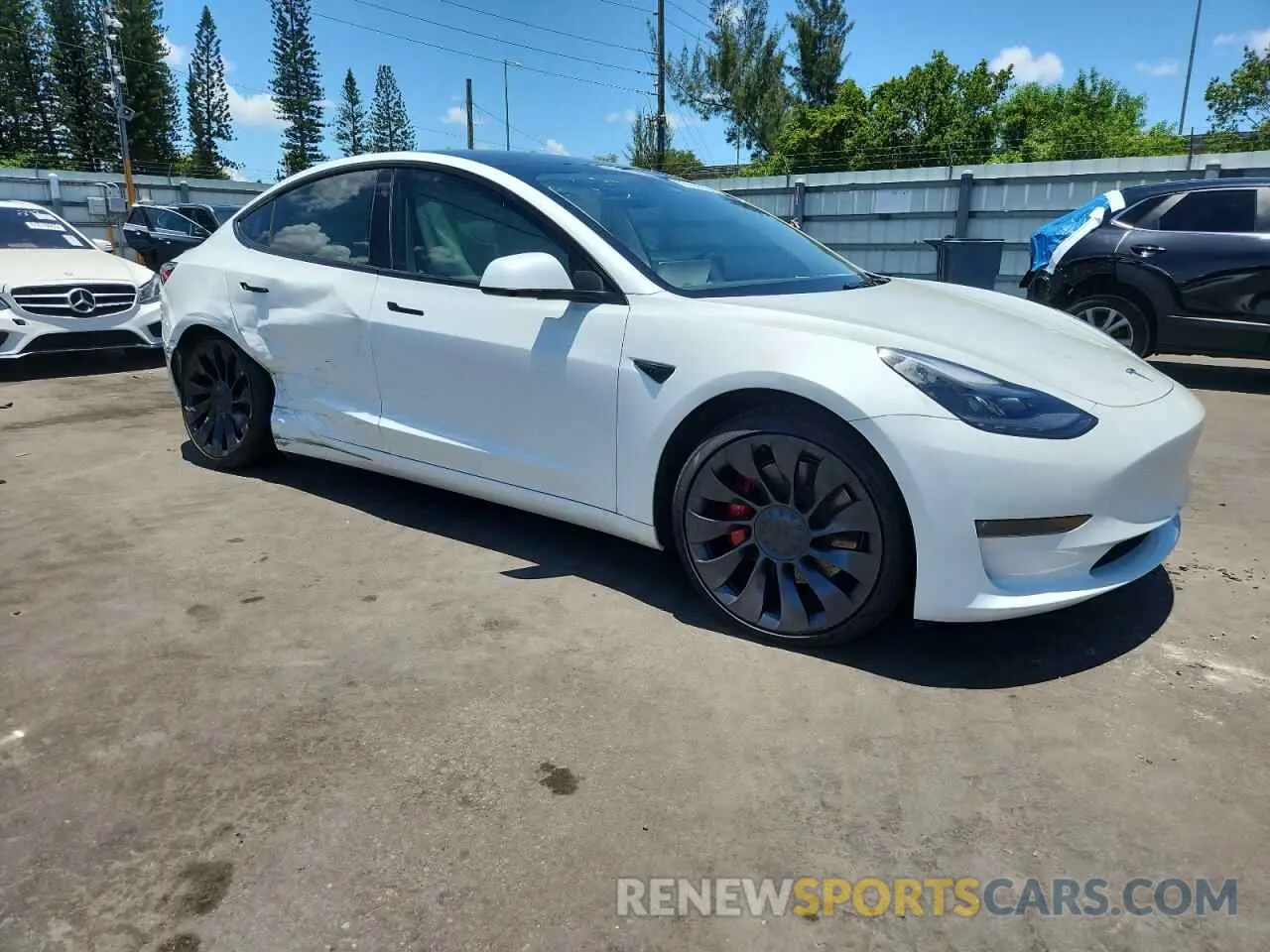4 Photograph of a damaged car 5YJ3E1EC4PF697529 TESLA MODEL 3 2023