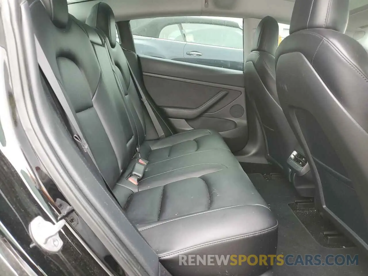 10 Photograph of a damaged car 5YJ3E1EC5PF399202 TESLA MODEL 3 2023
