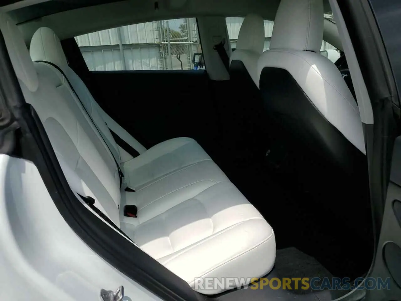 10 Photograph of a damaged car 5YJ3E1EC5PF487845 TESLA MODEL 3 2023