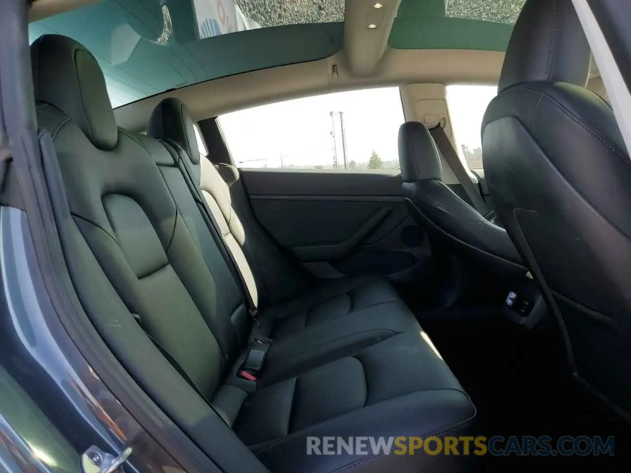 10 Photograph of a damaged car 5YJ3E1EC5PF635511 TESLA MODEL 3 2023