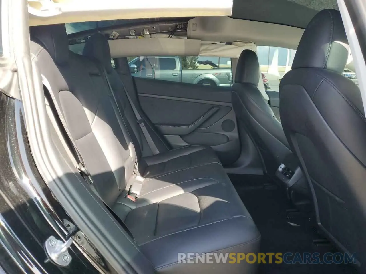10 Photograph of a damaged car 5YJ3E1EC5PF681114 TESLA MODEL 3 2023