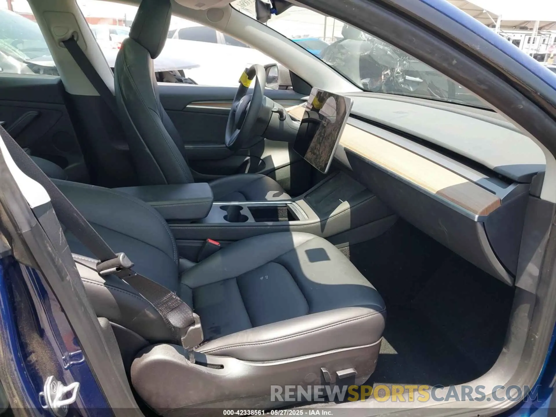 5 Photograph of a damaged car 5YJ3E1EC6PF431574 TESLA MODEL 3 2023