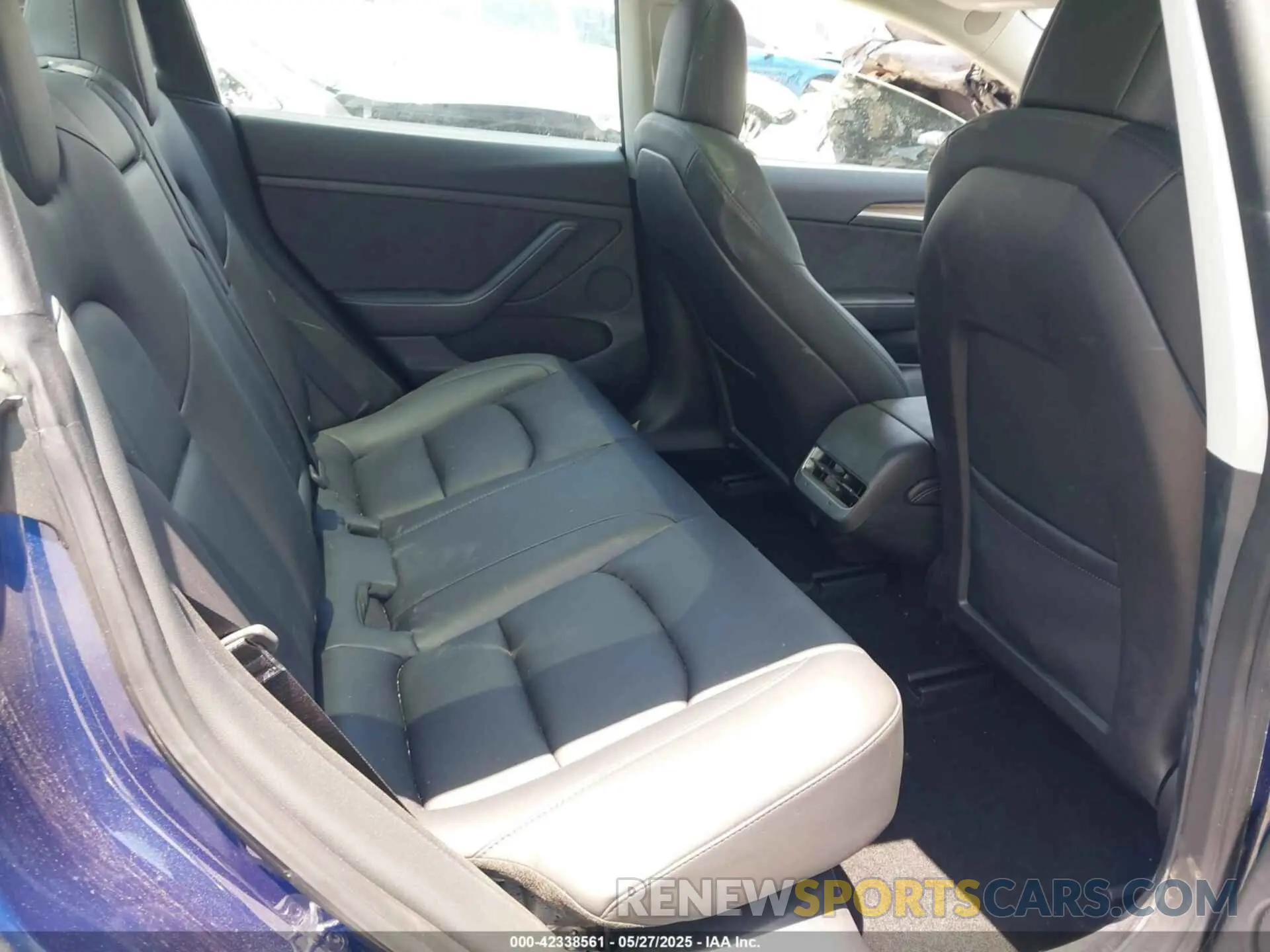 8 Photograph of a damaged car 5YJ3E1EC6PF431574 TESLA MODEL 3 2023