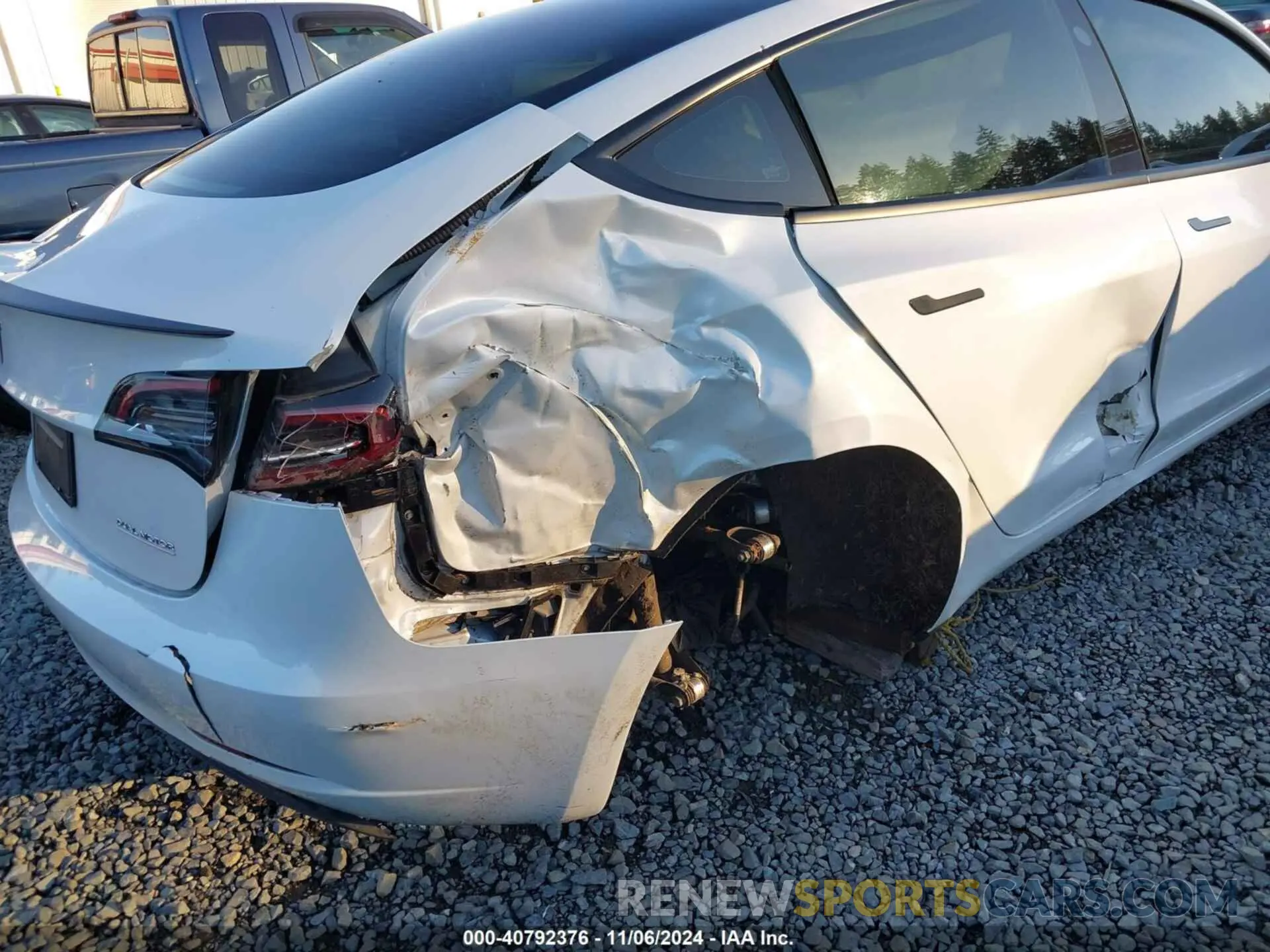 6 Photograph of a damaged car 5YJ3E1EC6PF553660 TESLA MODEL 3 2023