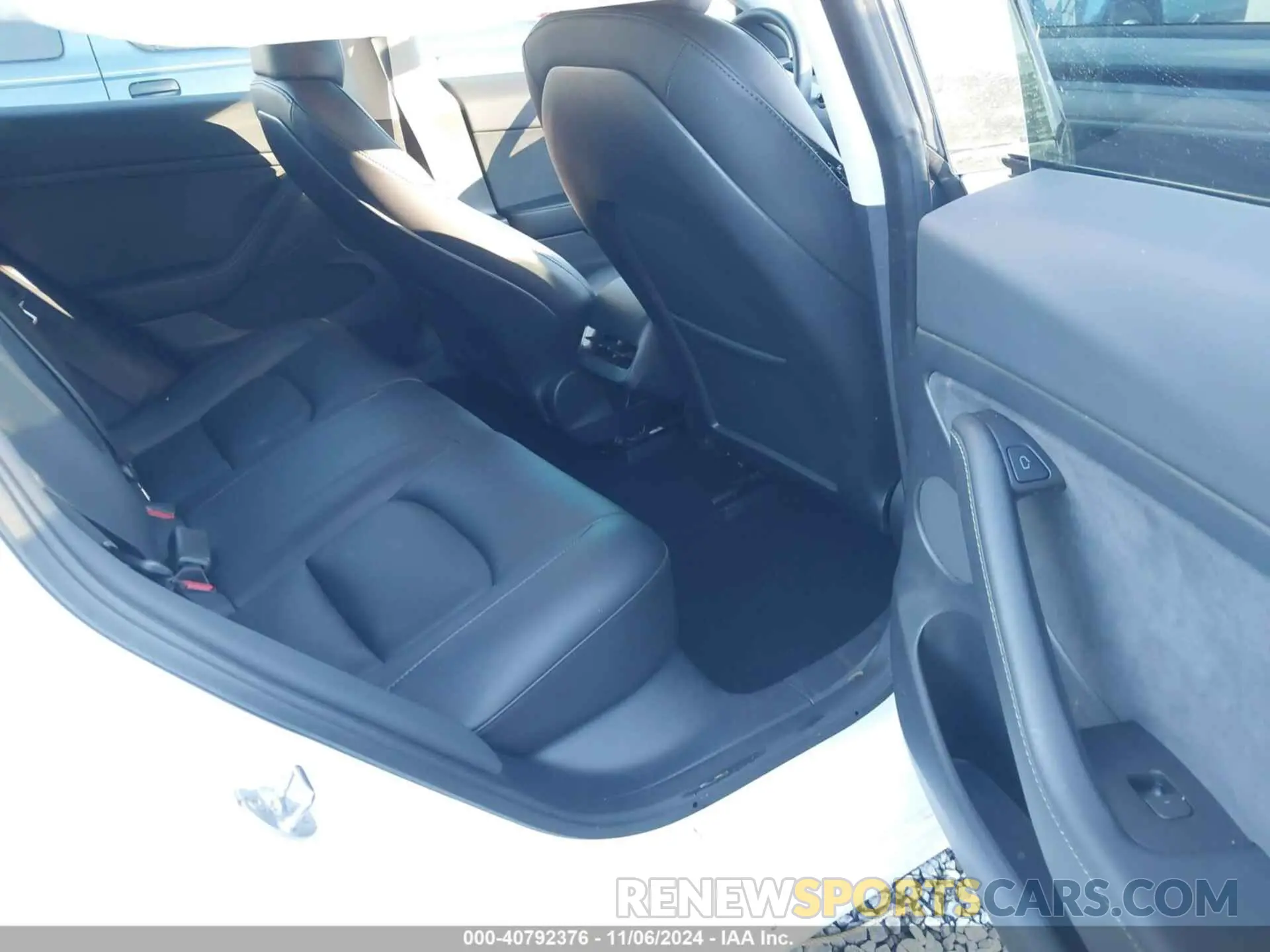 8 Photograph of a damaged car 5YJ3E1EC6PF553660 TESLA MODEL 3 2023