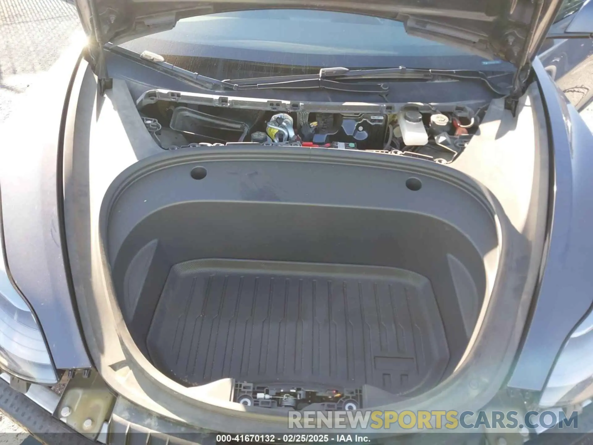 10 Photograph of a damaged car 5YJ3E1EC6PF714766 TESLA MODEL 3 2023