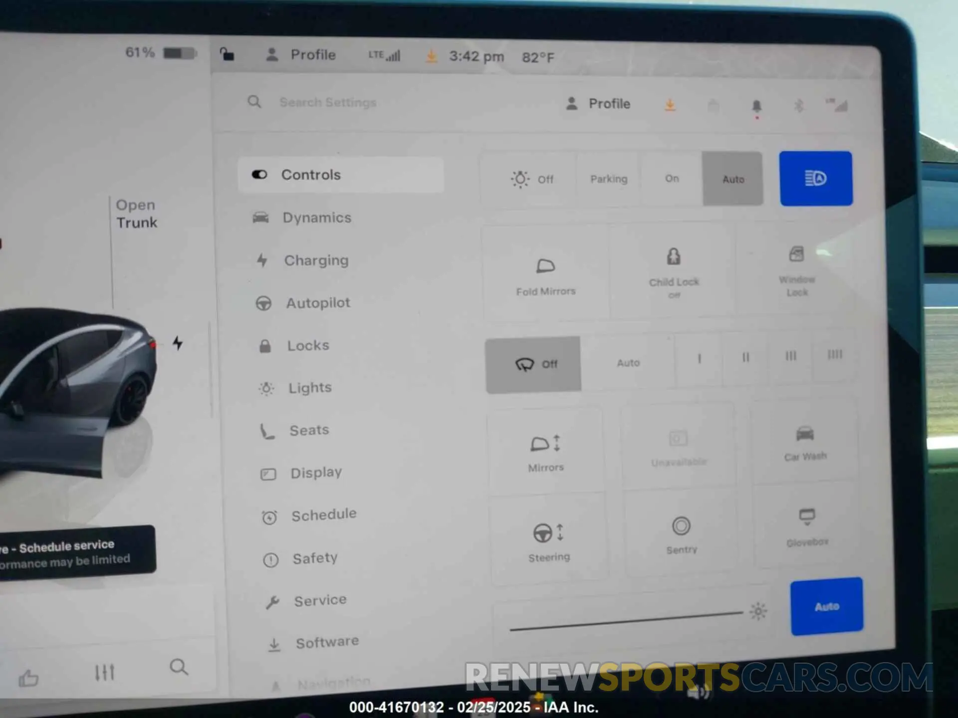 18 Photograph of a damaged car 5YJ3E1EC6PF714766 TESLA MODEL 3 2023