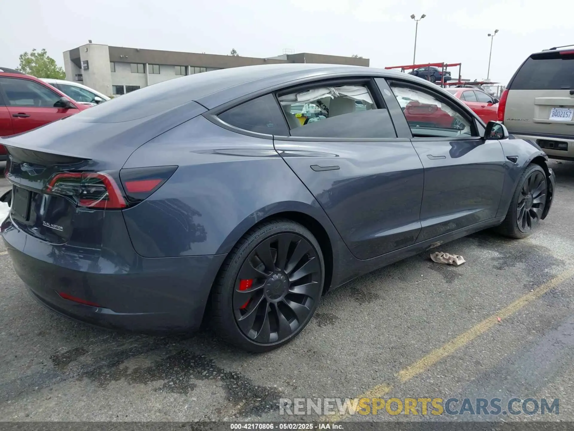 4 Photograph of a damaged car 5YJ3E1EC7PF420907 TESLA MODEL 3 2023