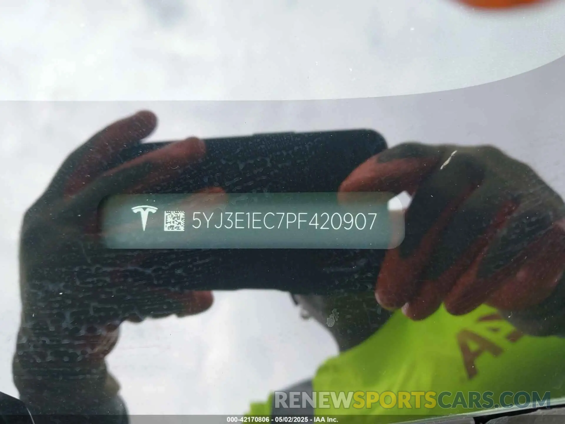 9 Photograph of a damaged car 5YJ3E1EC7PF420907 TESLA MODEL 3 2023