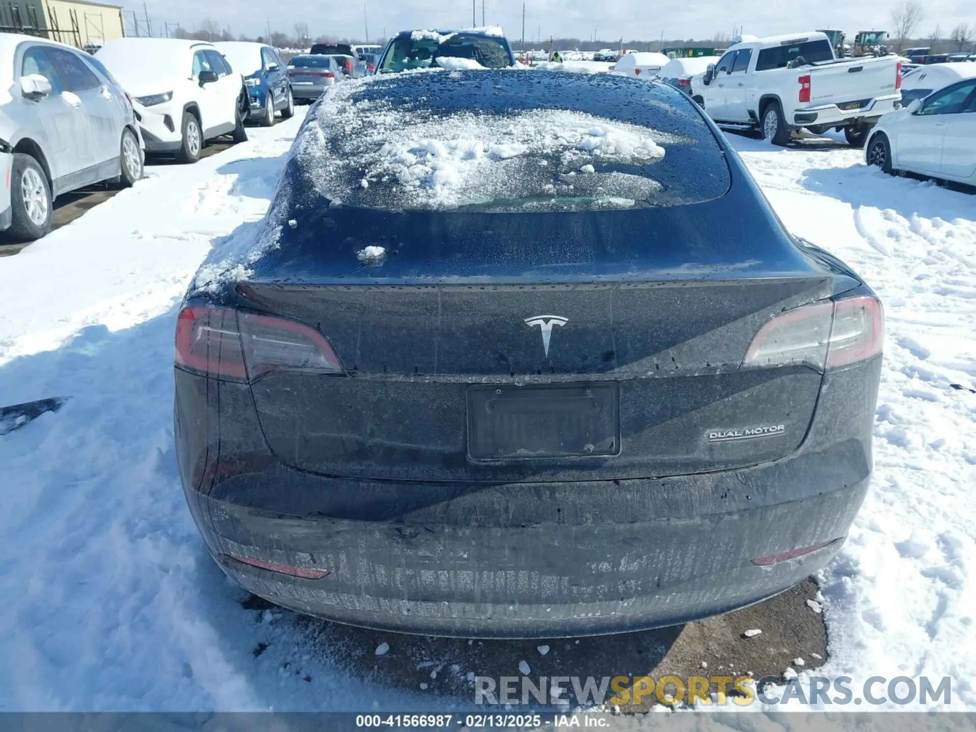 16 Photograph of a damaged car 5YJ3E1EC7PF423161 TESLA MODEL 3 2023
