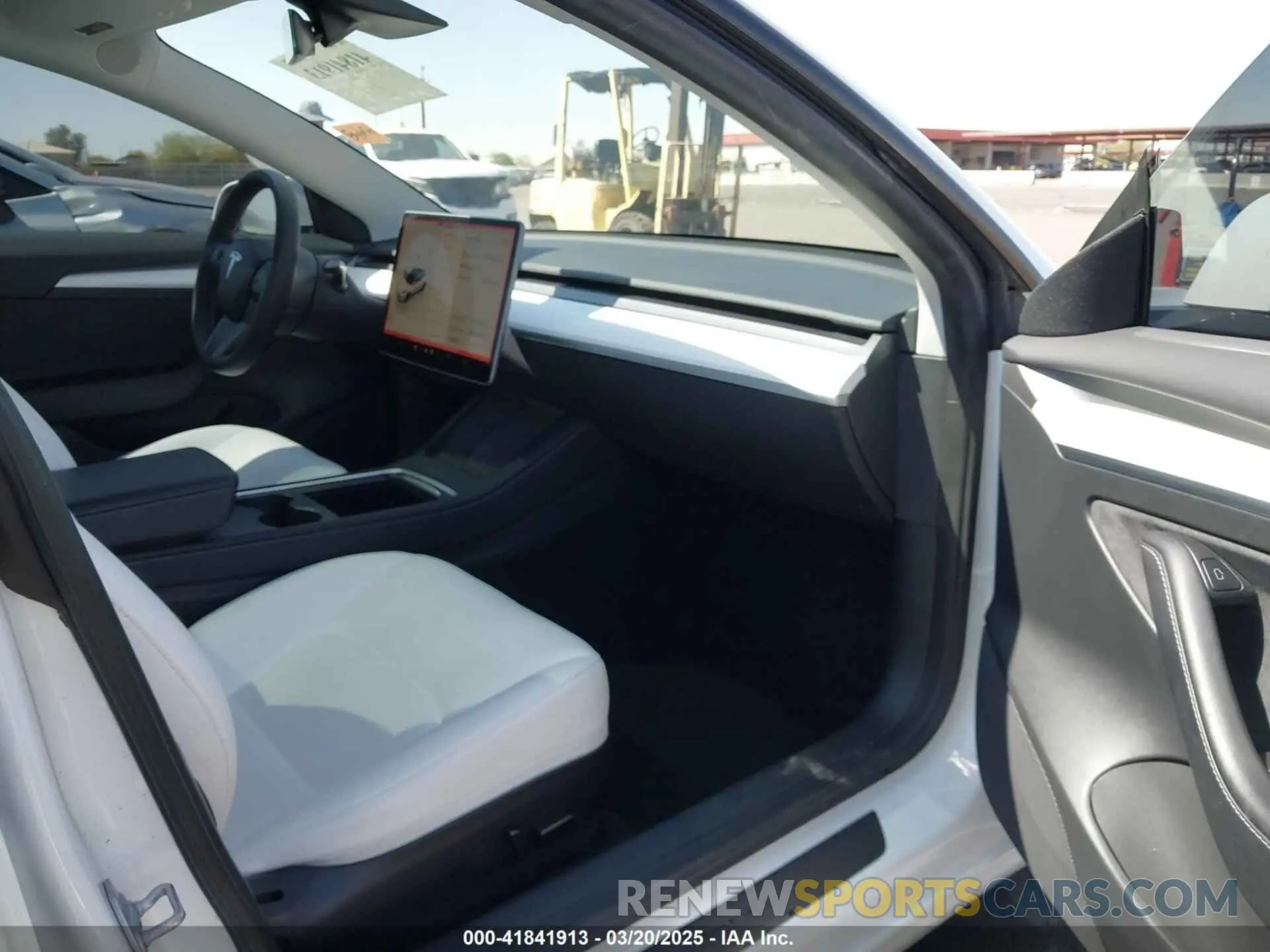 5 Photograph of a damaged car 5YJ3E1EC7PF432748 TESLA MODEL 3 2023