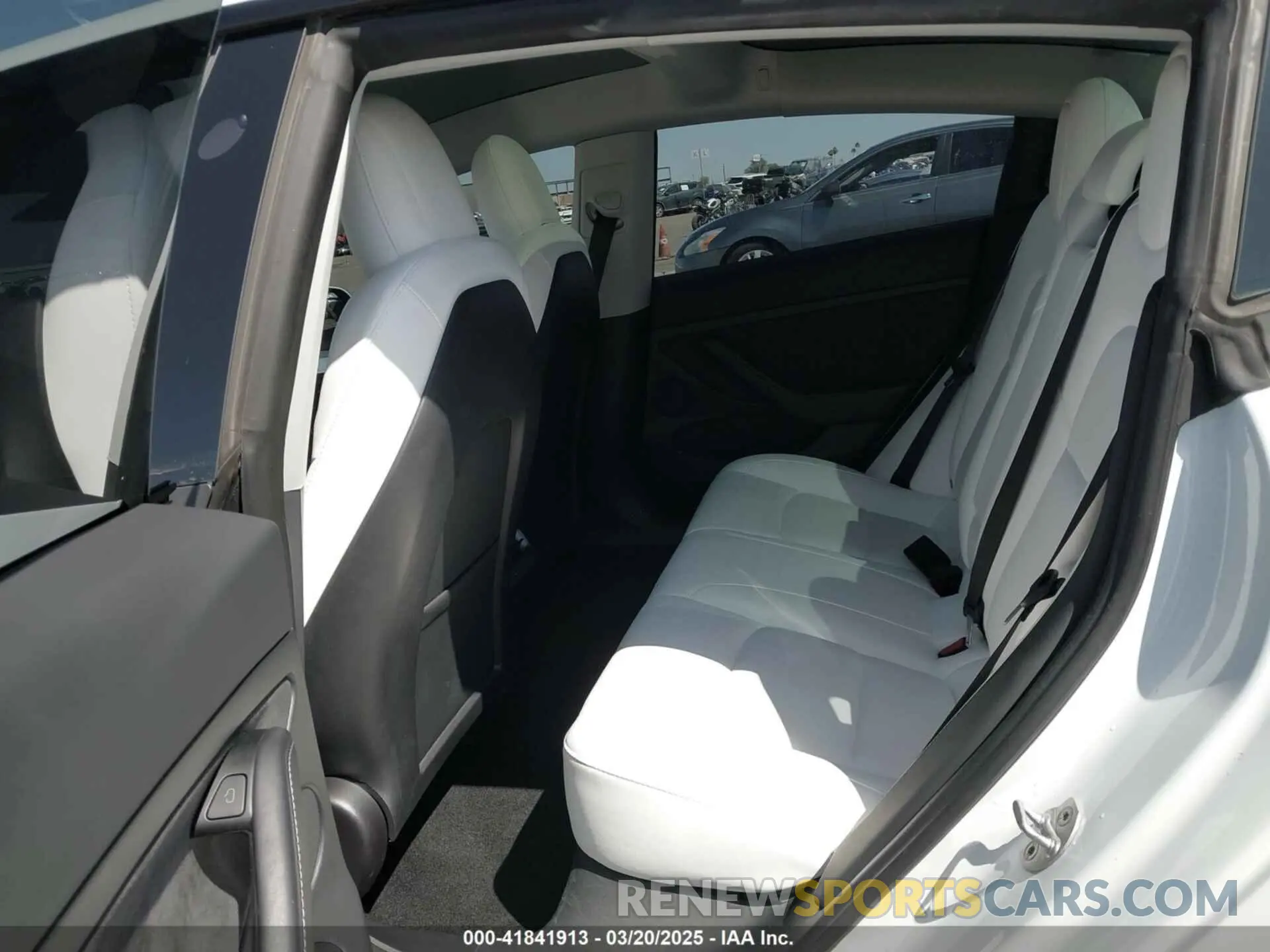 8 Photograph of a damaged car 5YJ3E1EC7PF432748 TESLA MODEL 3 2023