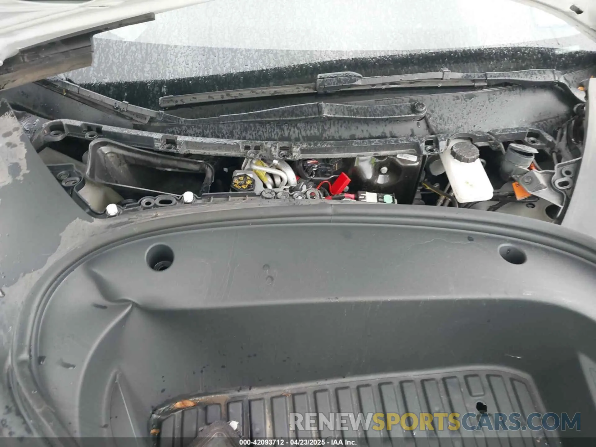 10 Photograph of a damaged car 5YJ3E1EC8PF487550 TESLA MODEL 3 2023