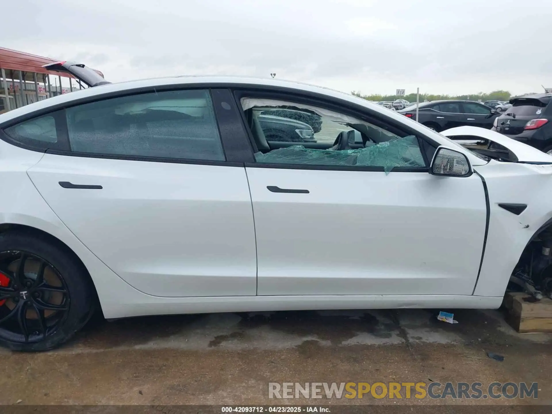 13 Photograph of a damaged car 5YJ3E1EC8PF487550 TESLA MODEL 3 2023