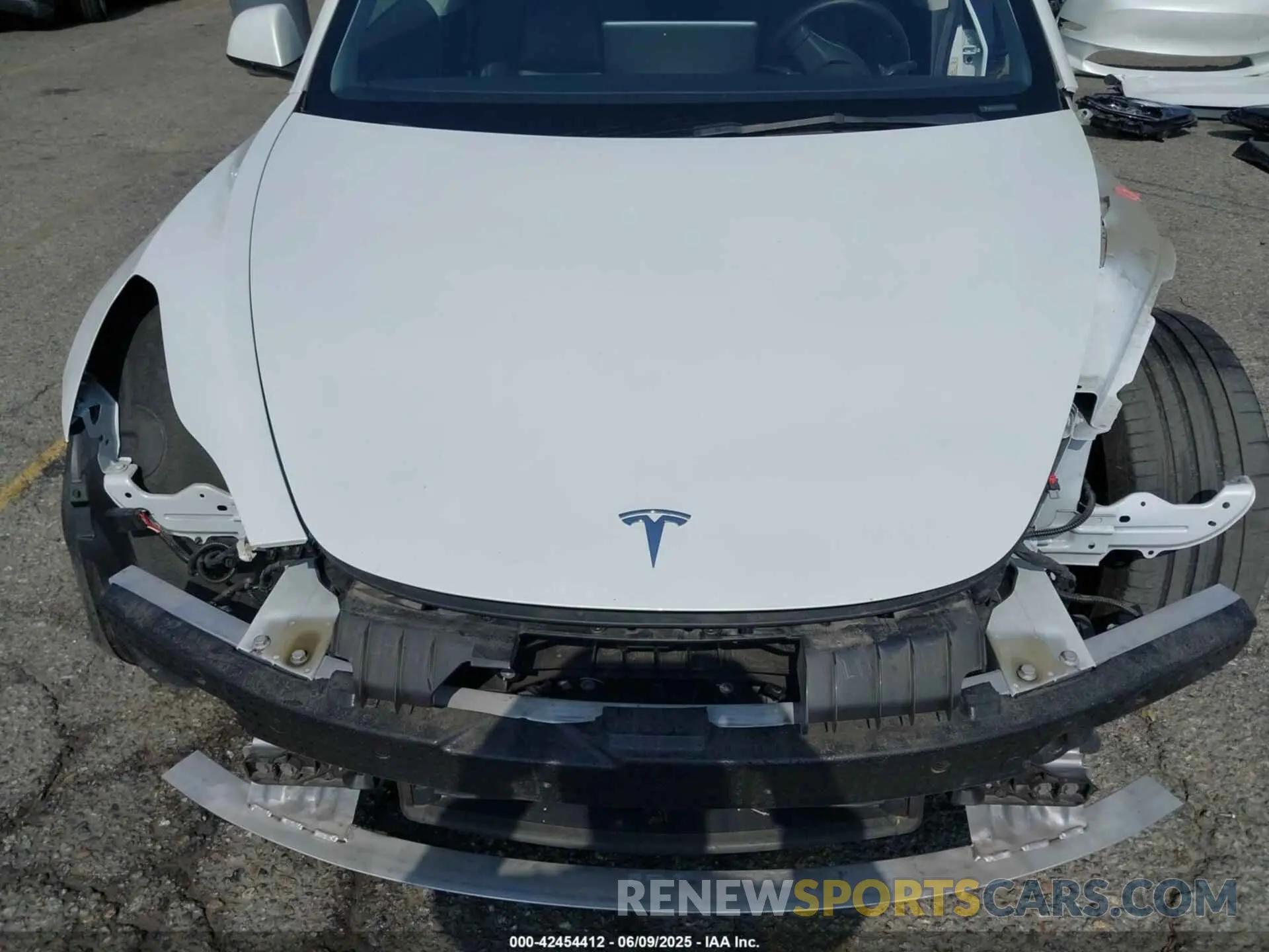 10 Photograph of a damaged car 5YJ3E1EC8PF504525 TESLA MODEL 3 2023