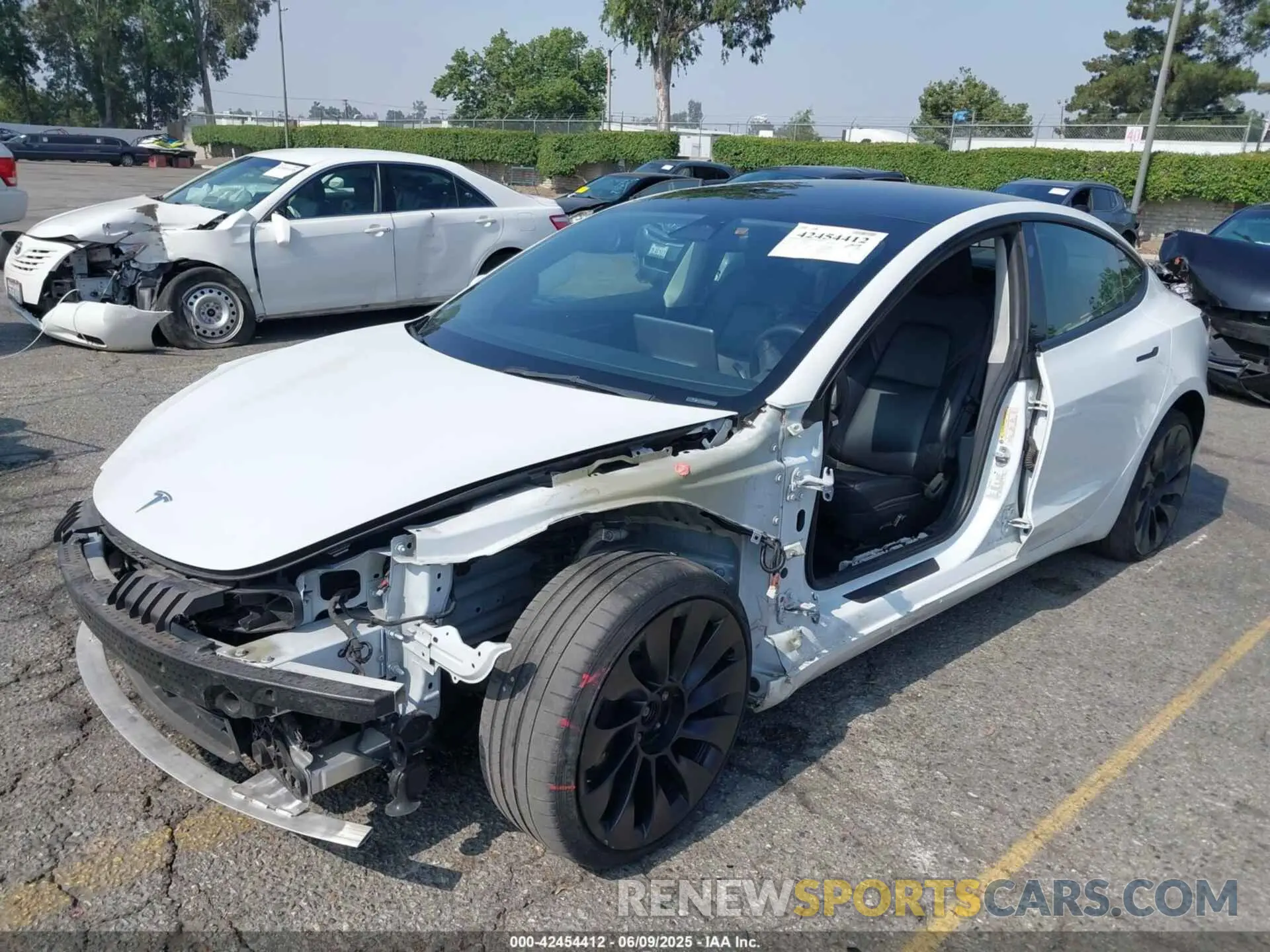 2 Photograph of a damaged car 5YJ3E1EC8PF504525 TESLA MODEL 3 2023