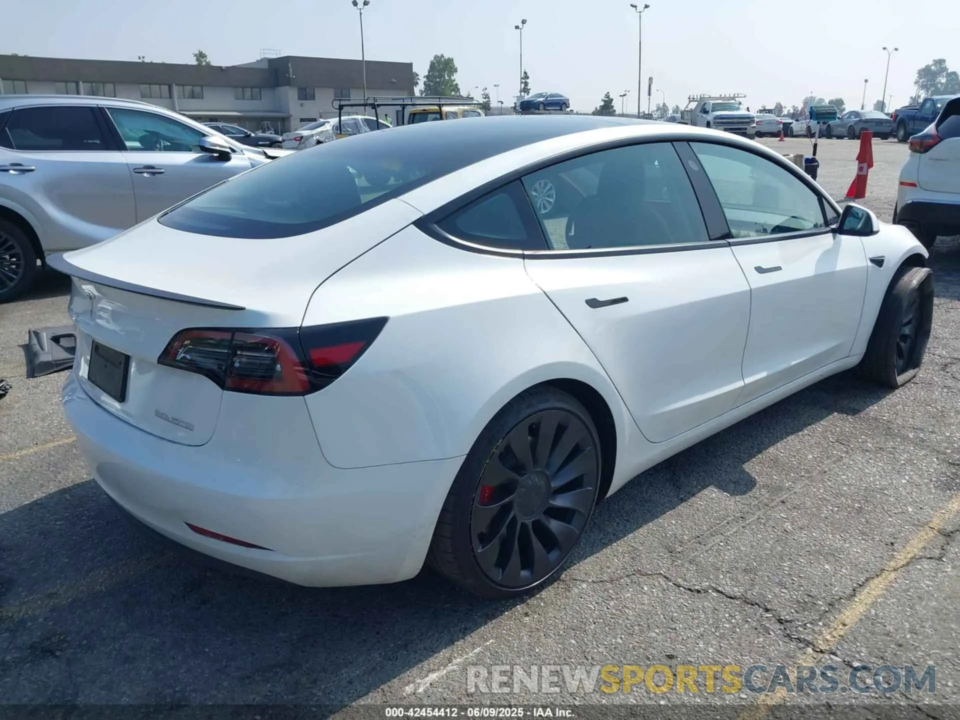 4 Photograph of a damaged car 5YJ3E1EC8PF504525 TESLA MODEL 3 2023