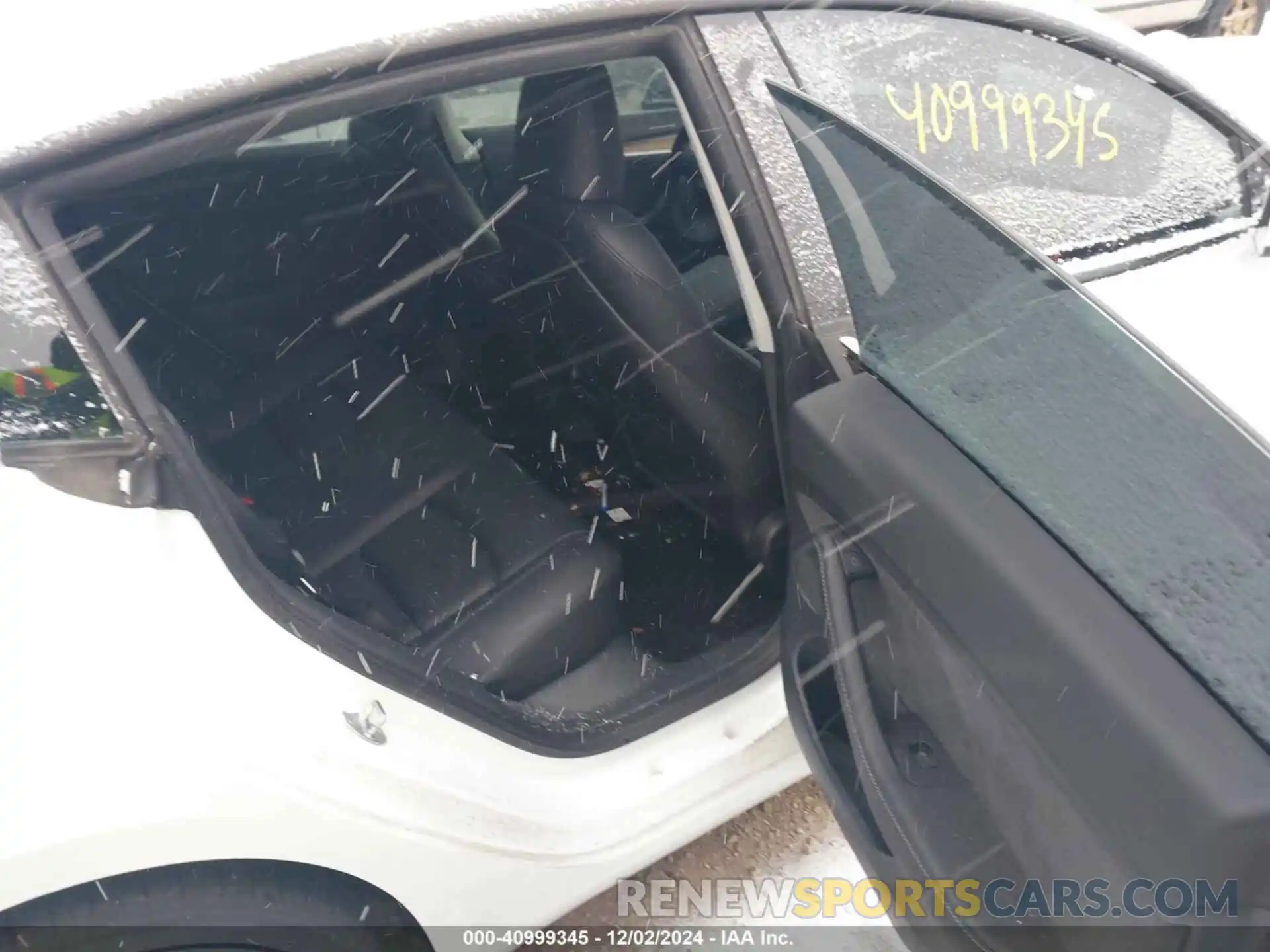 8 Photograph of a damaged car 5YJ3E1EC8PF509899 TESLA MODEL 3 2023