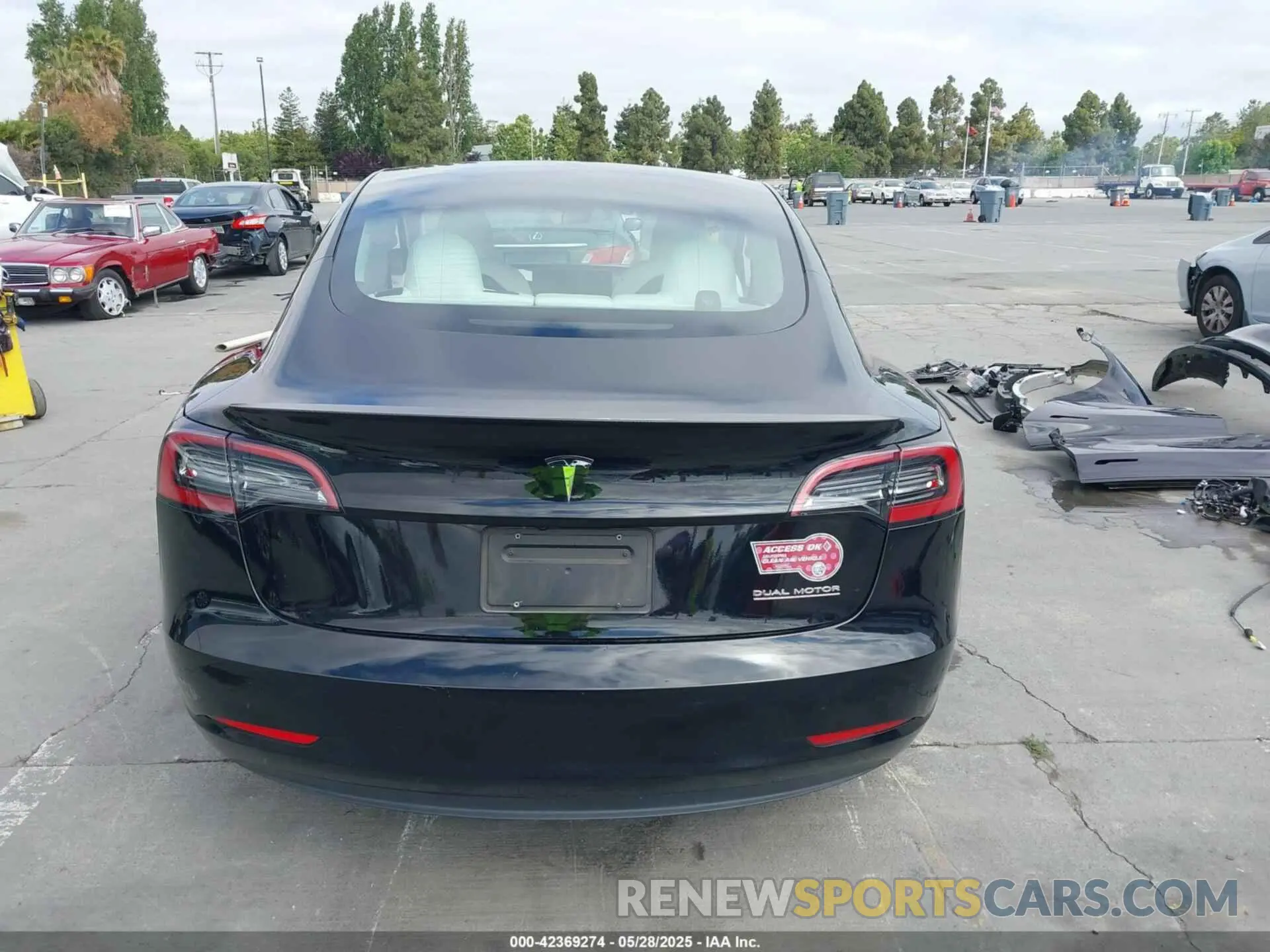 16 Photograph of a damaged car 5YJ3E1EC9PF508955 TESLA MODEL 3 2023