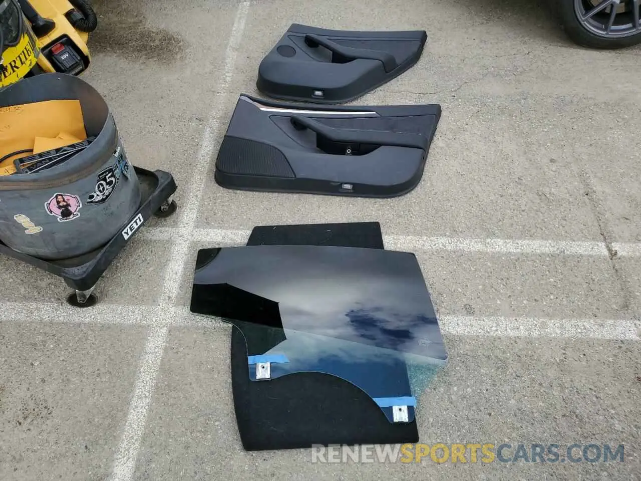 12 Photograph of a damaged car 5YJ3E1EC9PF633549 TESLA MODEL 3 2023