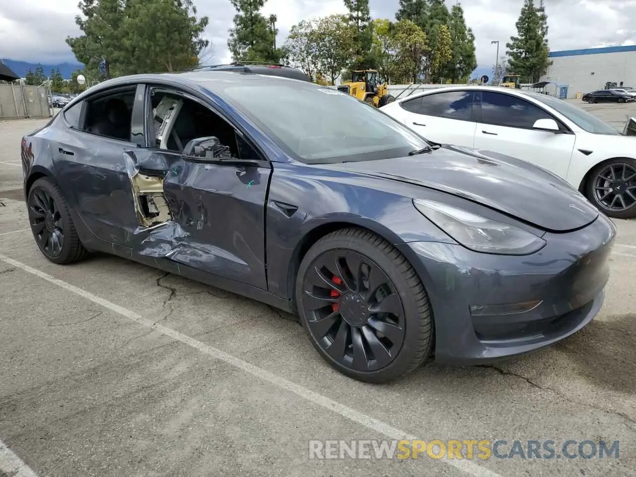 4 Photograph of a damaged car 5YJ3E1EC9PF633549 TESLA MODEL 3 2023