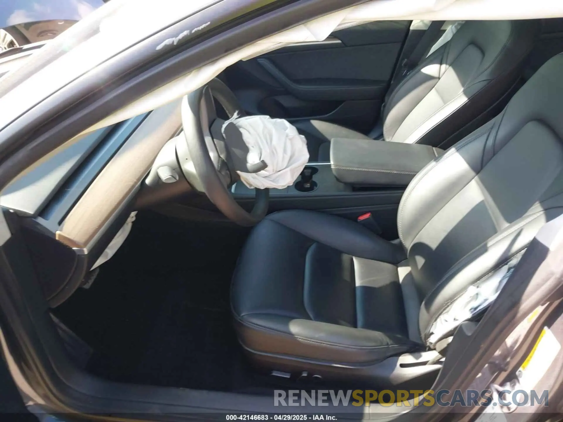 5 Photograph of a damaged car 5YJ3E1ECXPF410212 TESLA MODEL 3 2023