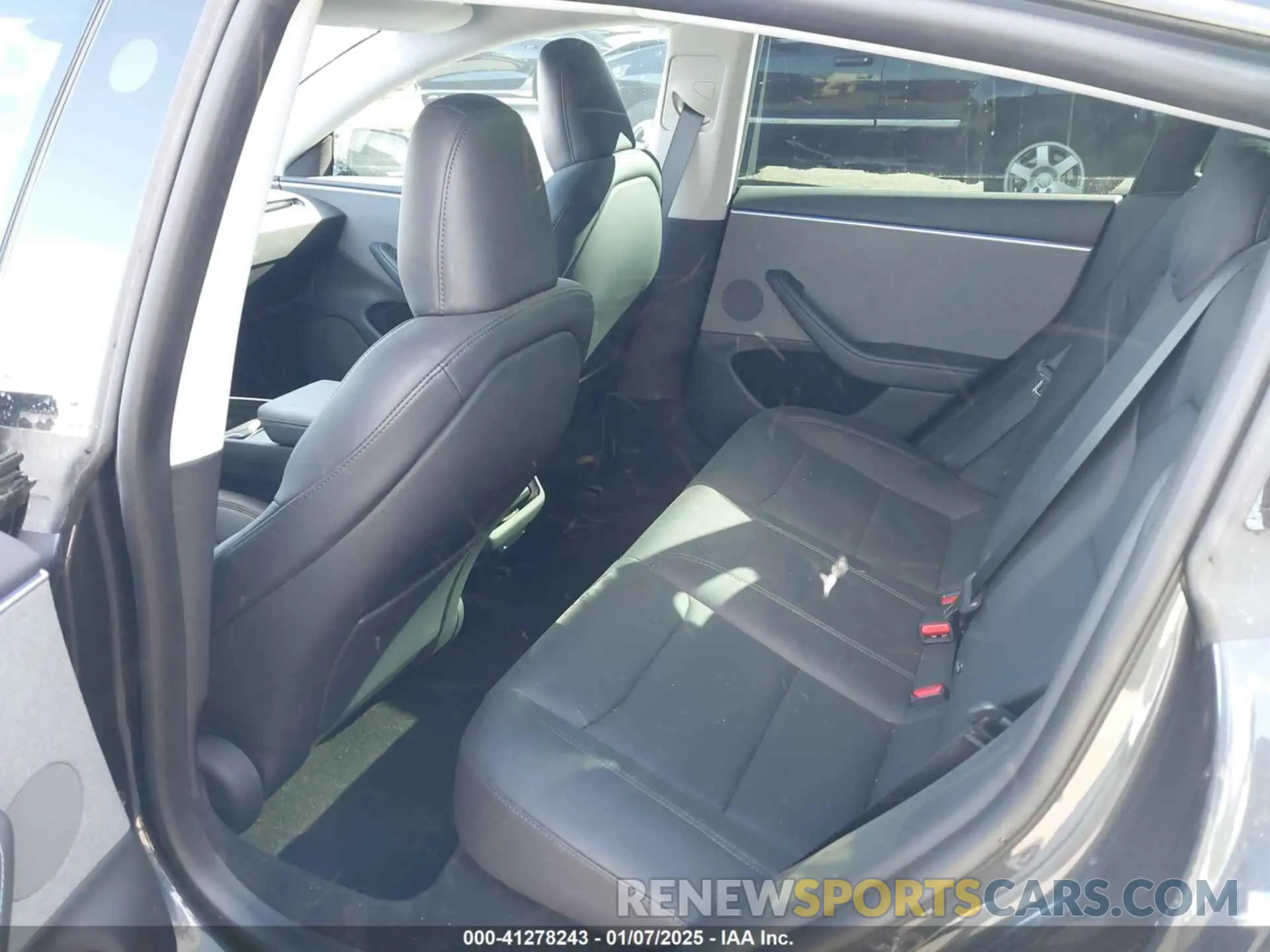 8 Photograph of a damaged car 5YJ3E1EA0RF718703 TESLA MODEL 3 2024