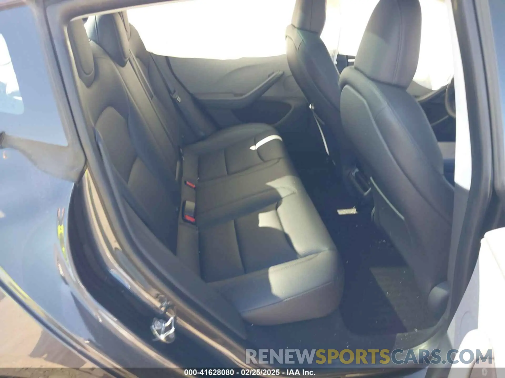 8 Photograph of a damaged car 5YJ3E1EA0RF721956 TESLA MODEL 3 2024