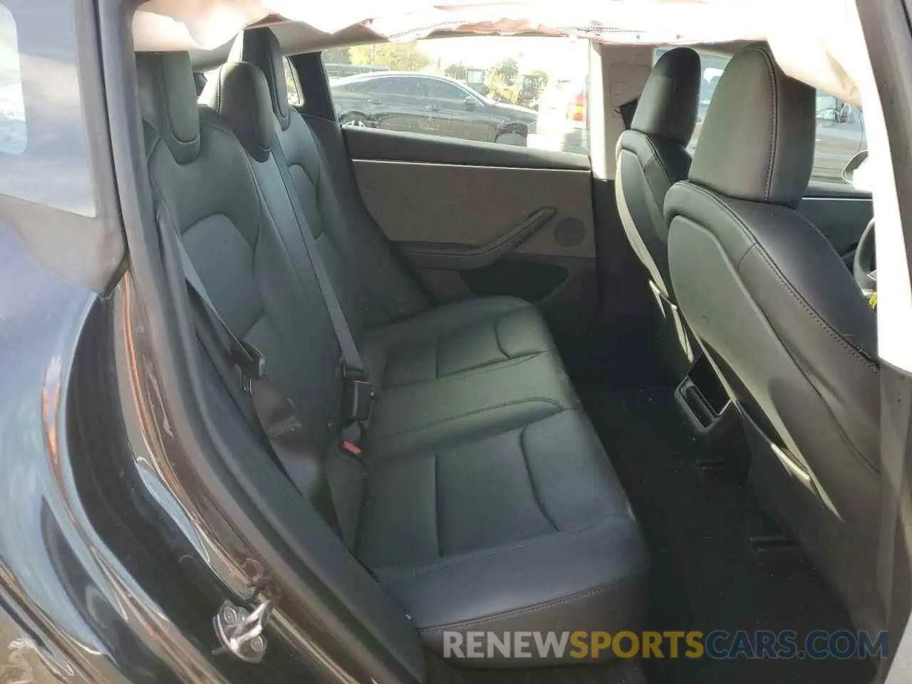 10 Photograph of a damaged car 5YJ3E1EA0RF724579 TESLA MODEL 3 2024