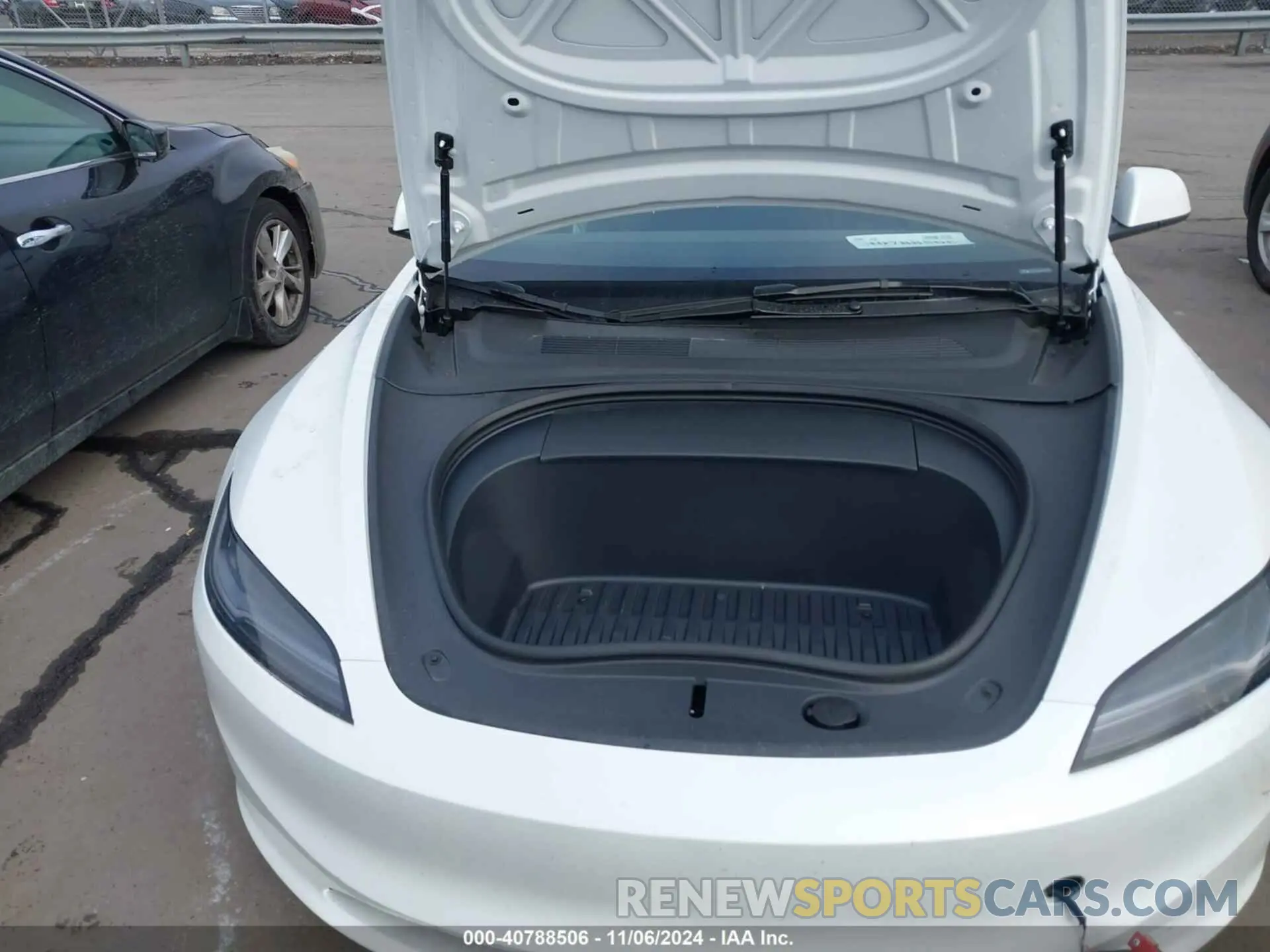 10 Photograph of a damaged car 5YJ3E1EA0RF733539 TESLA MODEL 3 2024