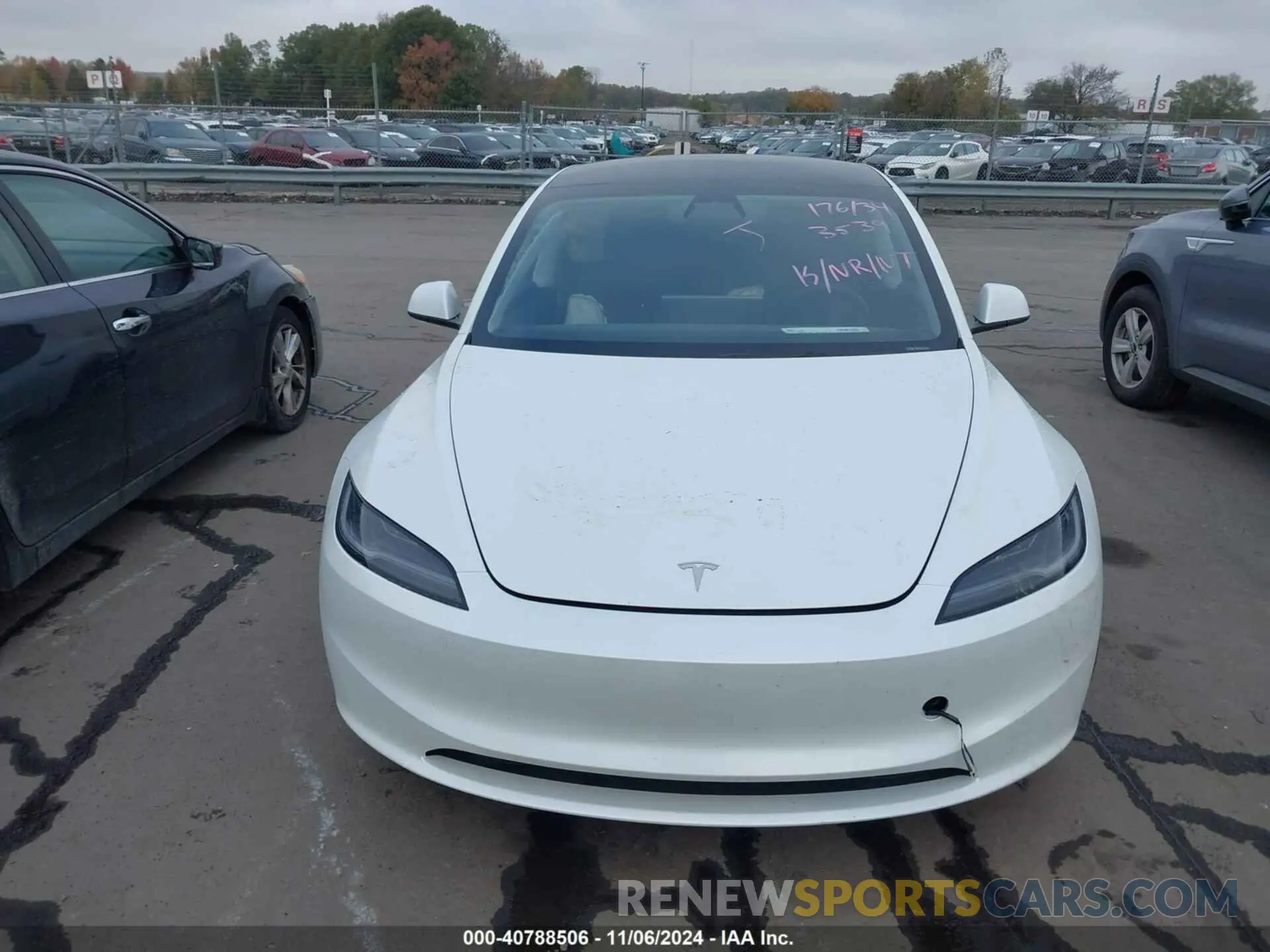 11 Photograph of a damaged car 5YJ3E1EA0RF733539 TESLA MODEL 3 2024