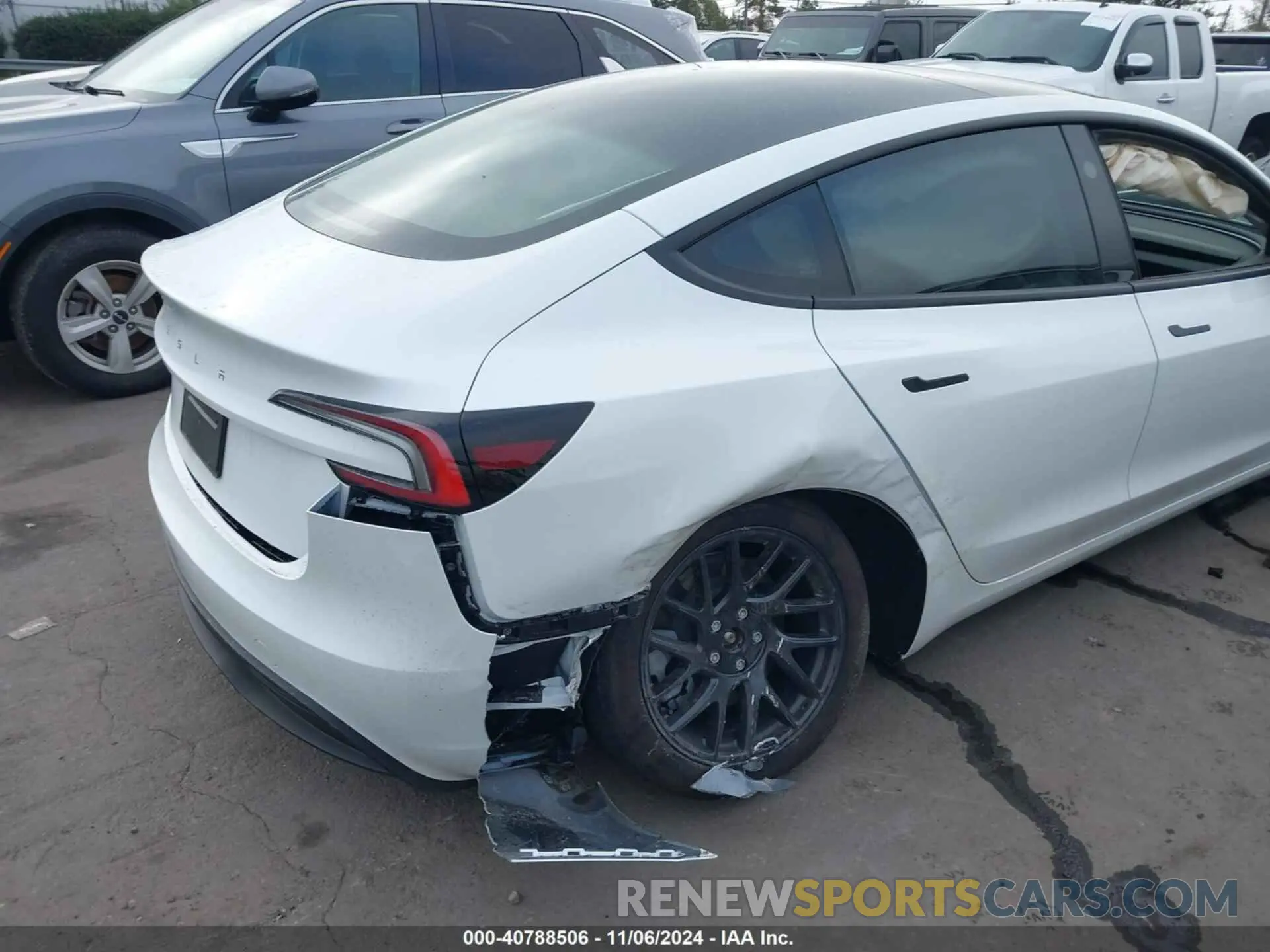 6 Photograph of a damaged car 5YJ3E1EA0RF733539 TESLA MODEL 3 2024