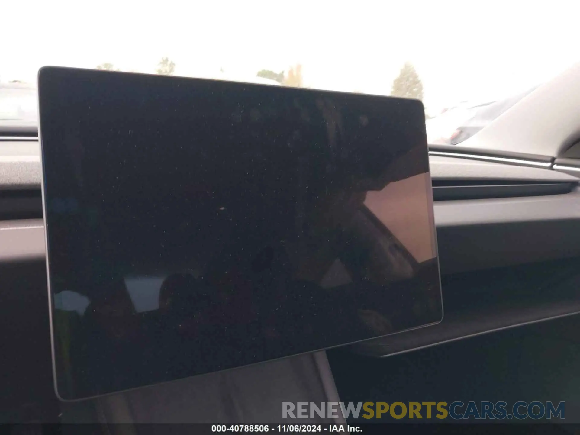7 Photograph of a damaged car 5YJ3E1EA0RF733539 TESLA MODEL 3 2024