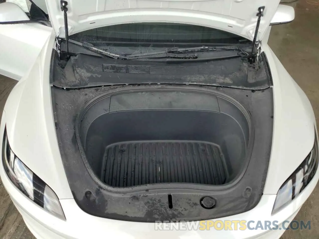 11 Photograph of a damaged car 5YJ3E1EA0RF743987 TESLA MODEL 3 2024