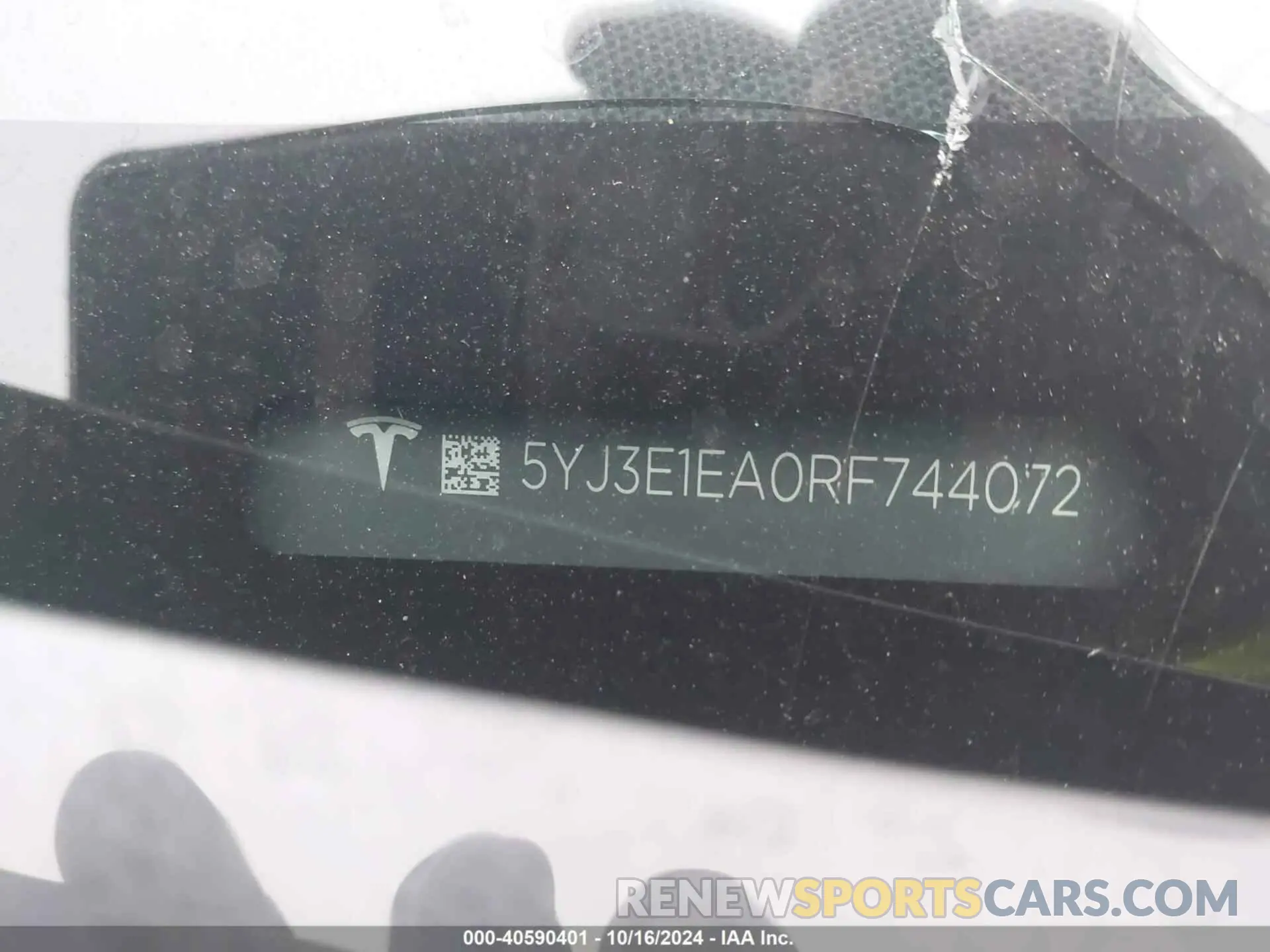 9 Photograph of a damaged car 5YJ3E1EA0RF744072 TESLA MODEL 3 2024