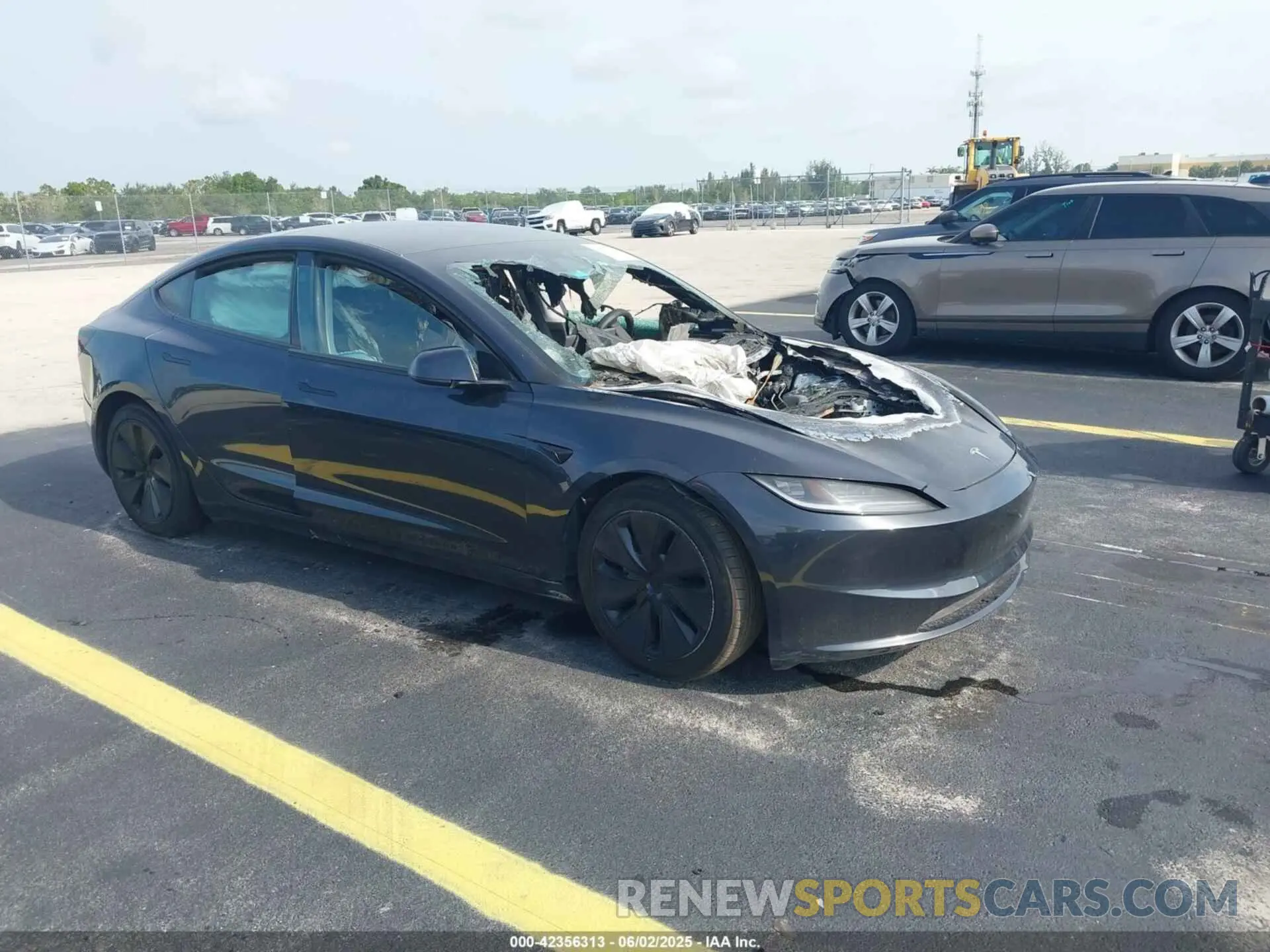 1 Photograph of a damaged car 5YJ3E1EA0RF748073 TESLA MODEL 3 2024