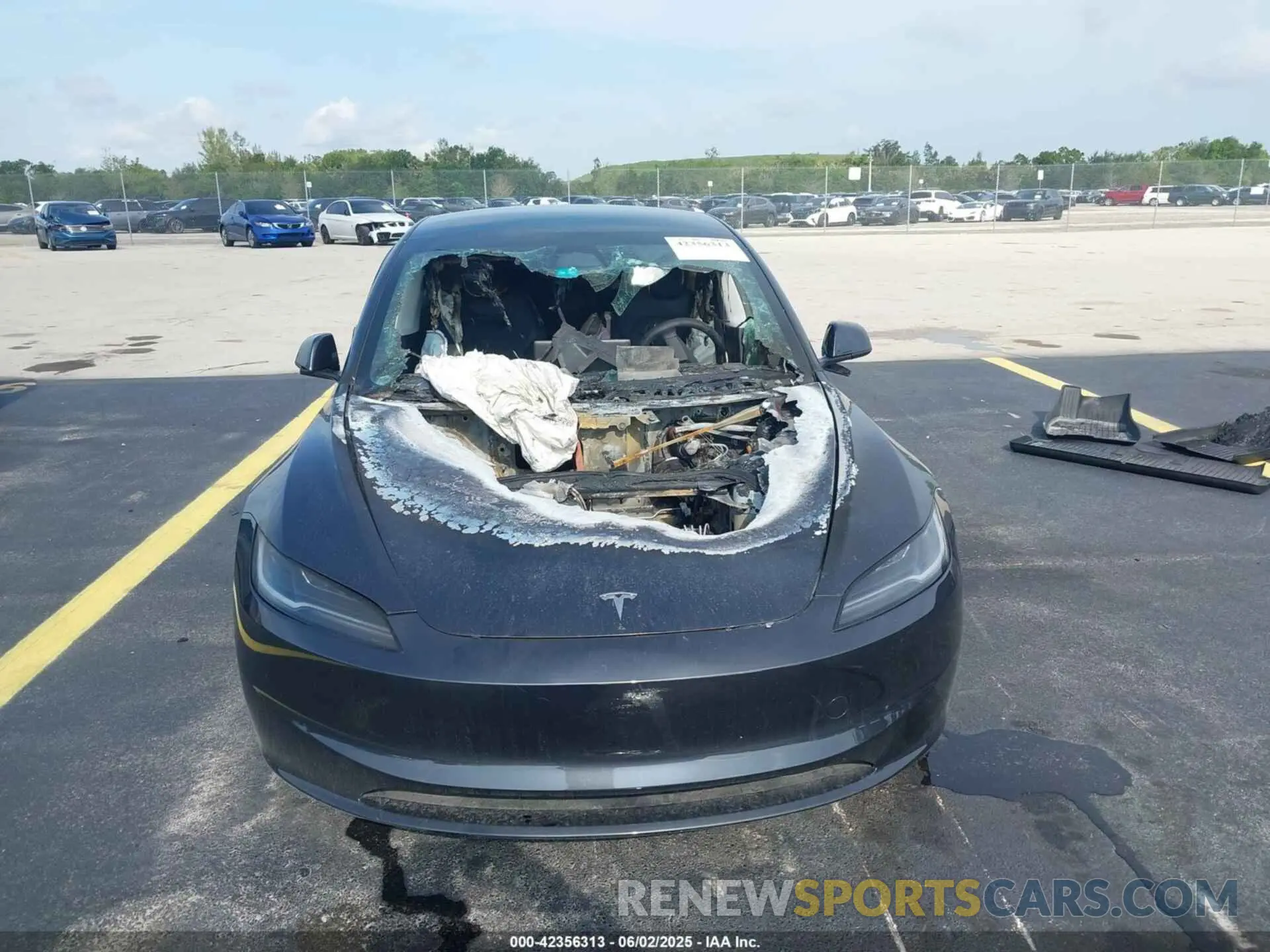 11 Photograph of a damaged car 5YJ3E1EA0RF748073 TESLA MODEL 3 2024