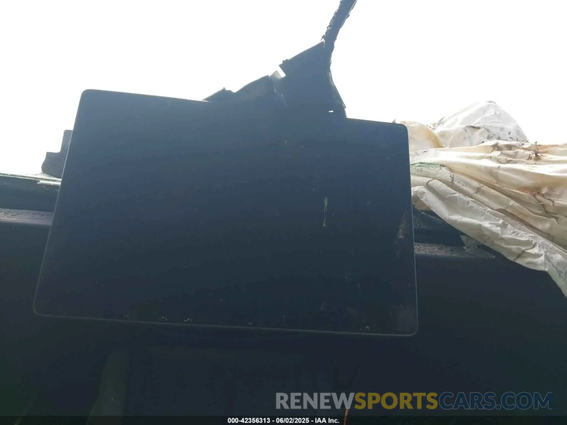 14 Photograph of a damaged car 5YJ3E1EA0RF748073 TESLA MODEL 3 2024