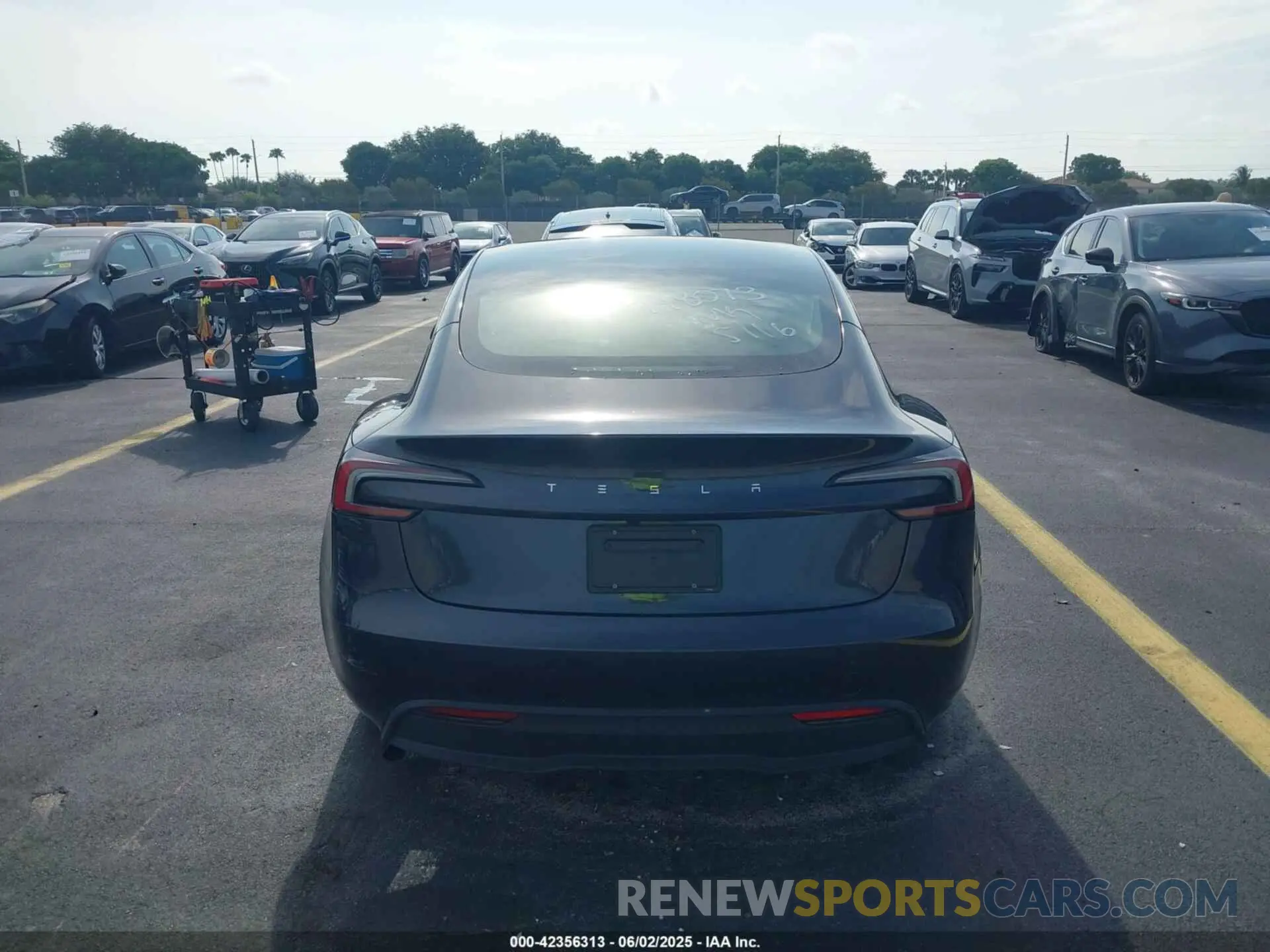15 Photograph of a damaged car 5YJ3E1EA0RF748073 TESLA MODEL 3 2024