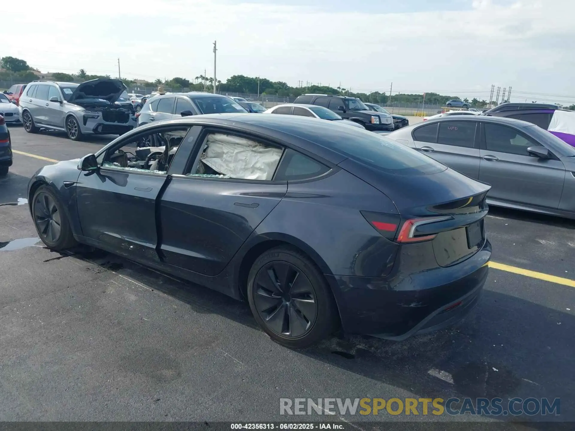 3 Photograph of a damaged car 5YJ3E1EA0RF748073 TESLA MODEL 3 2024