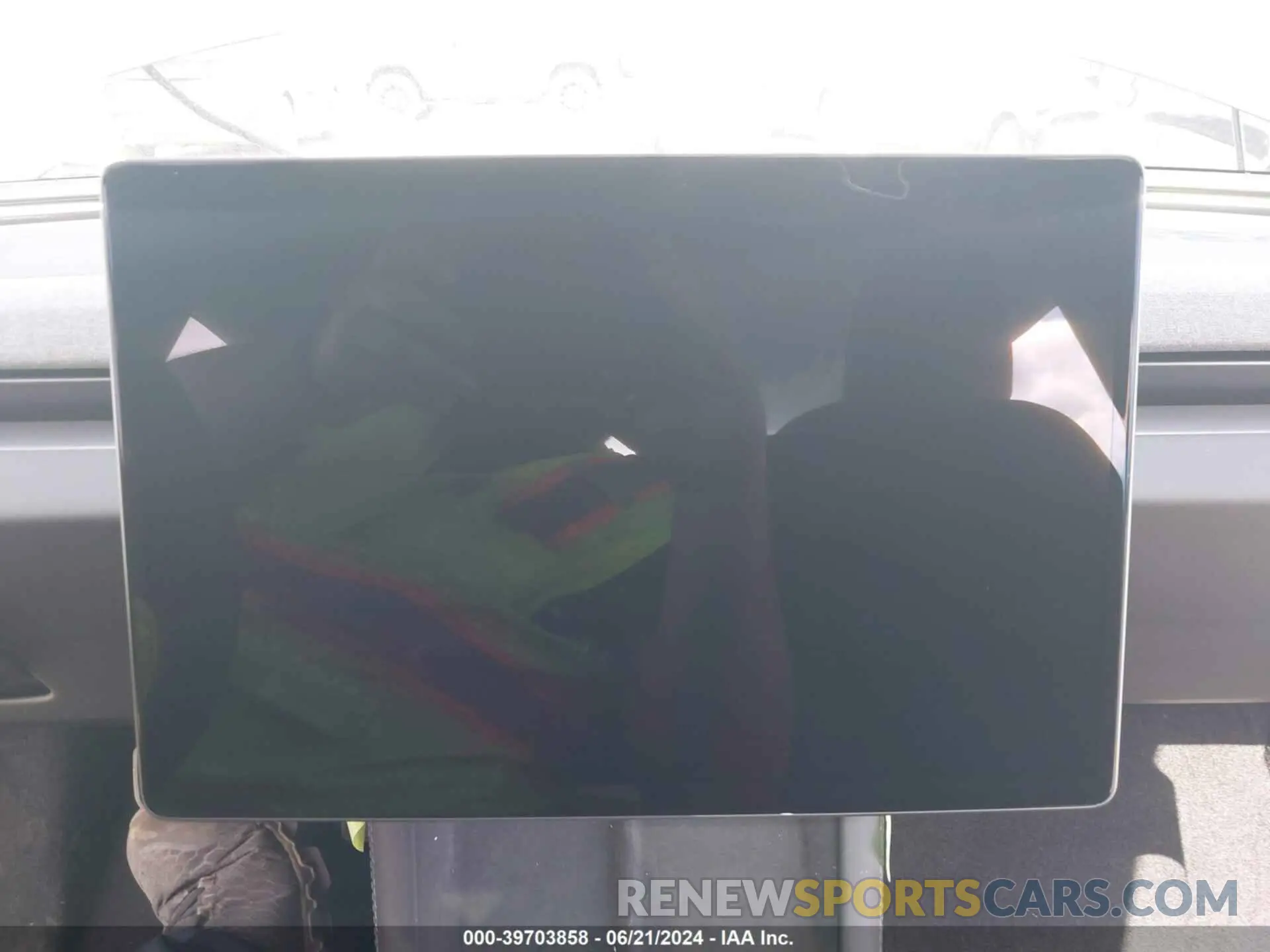 11 Photograph of a damaged car 5YJ3E1EA0RF750616 TESLA MODEL 3 2024