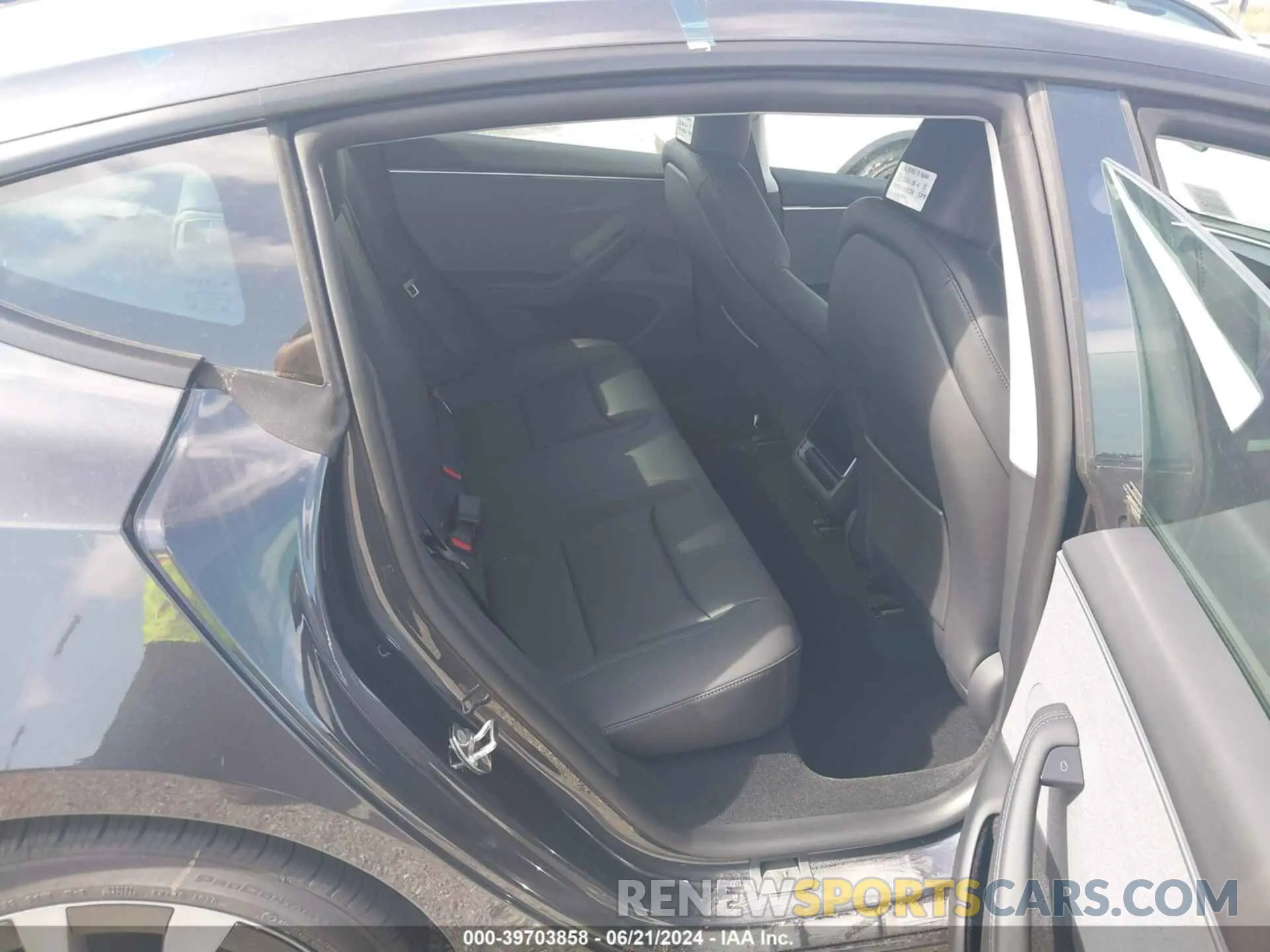 8 Photograph of a damaged car 5YJ3E1EA0RF750616 TESLA MODEL 3 2024