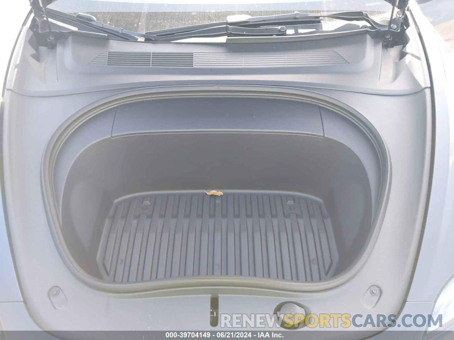 10 Photograph of a damaged car 5YJ3E1EA0RF750647 TESLA MODEL 3 2024