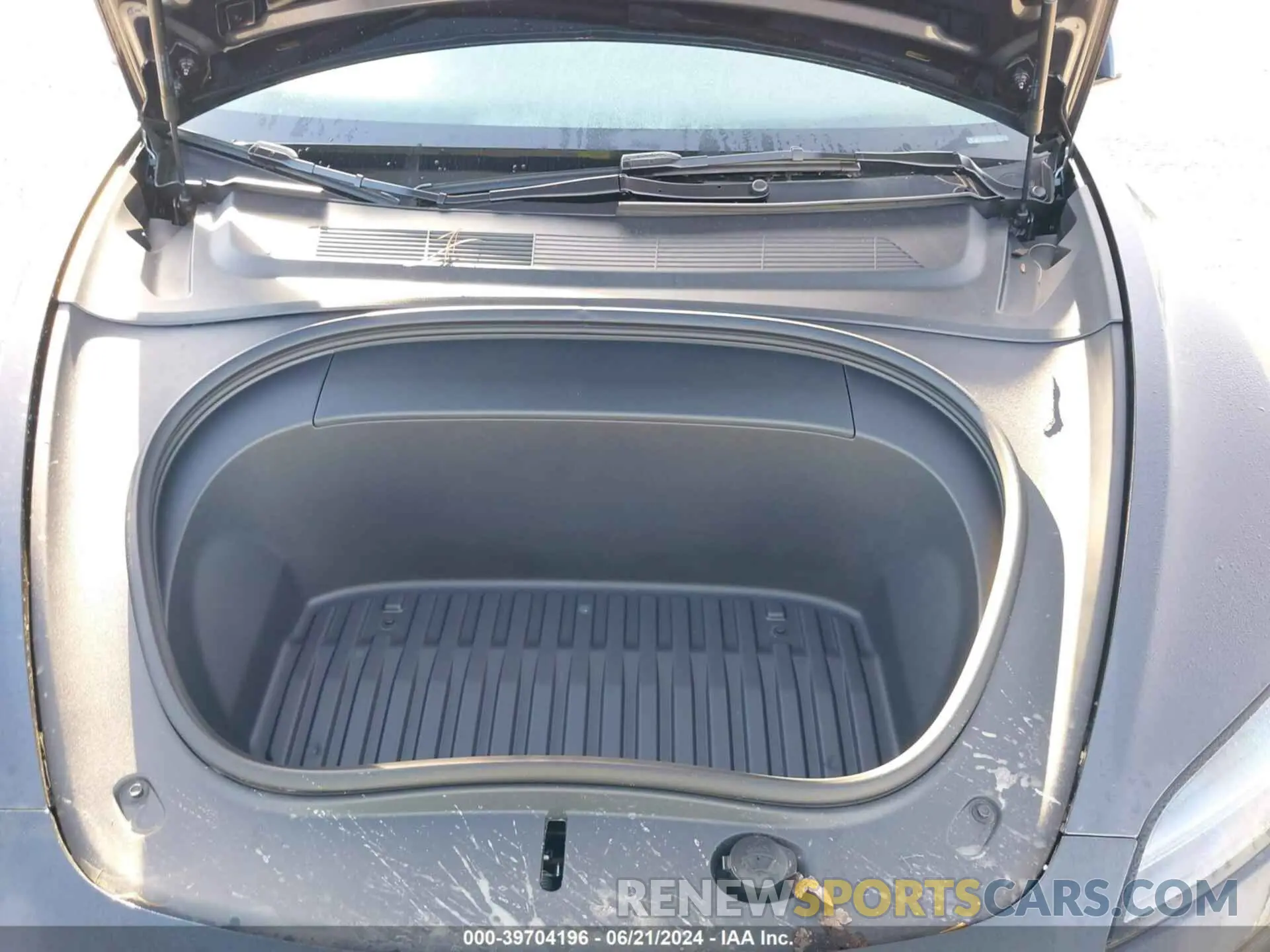 10 Photograph of a damaged car 5YJ3E1EA0RF752074 TESLA MODEL 3 2024