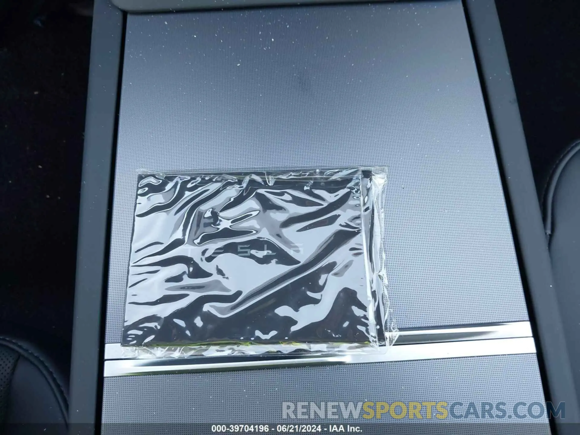 11 Photograph of a damaged car 5YJ3E1EA0RF752074 TESLA MODEL 3 2024