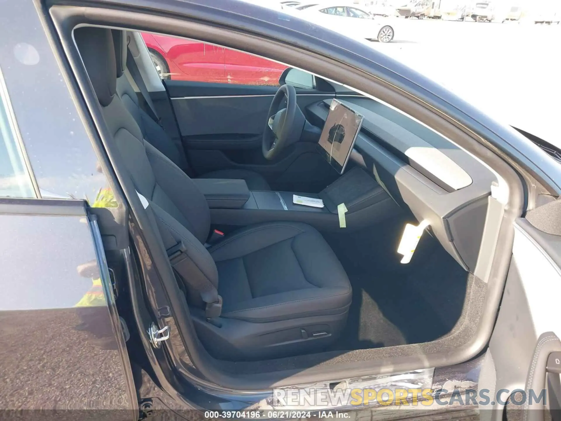 5 Photograph of a damaged car 5YJ3E1EA0RF752074 TESLA MODEL 3 2024