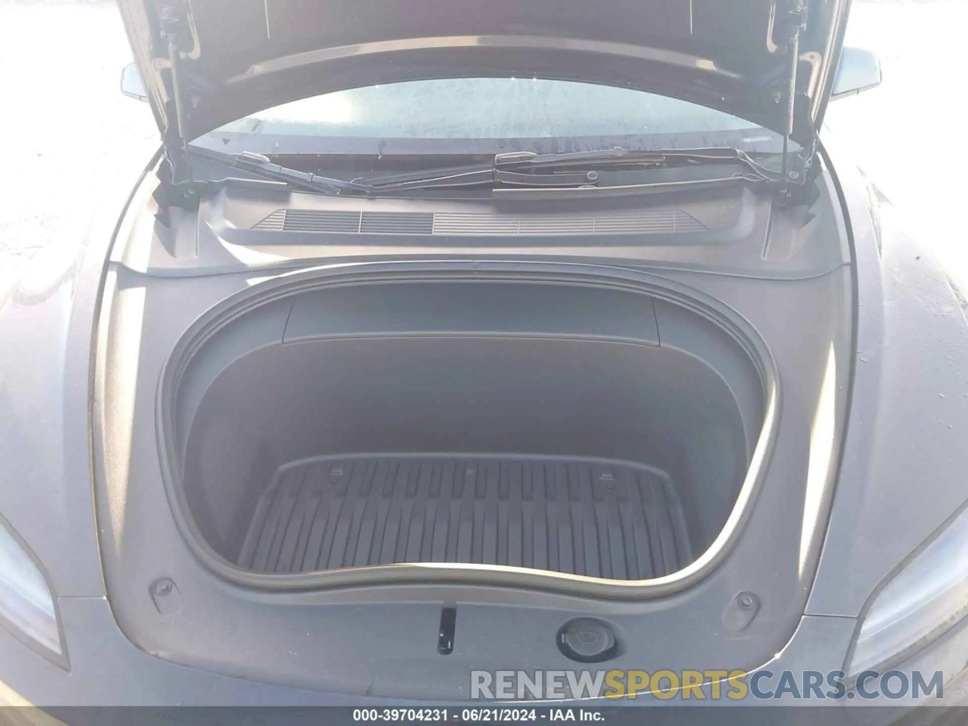 10 Photograph of a damaged car 5YJ3E1EA0RF752107 TESLA MODEL 3 2024