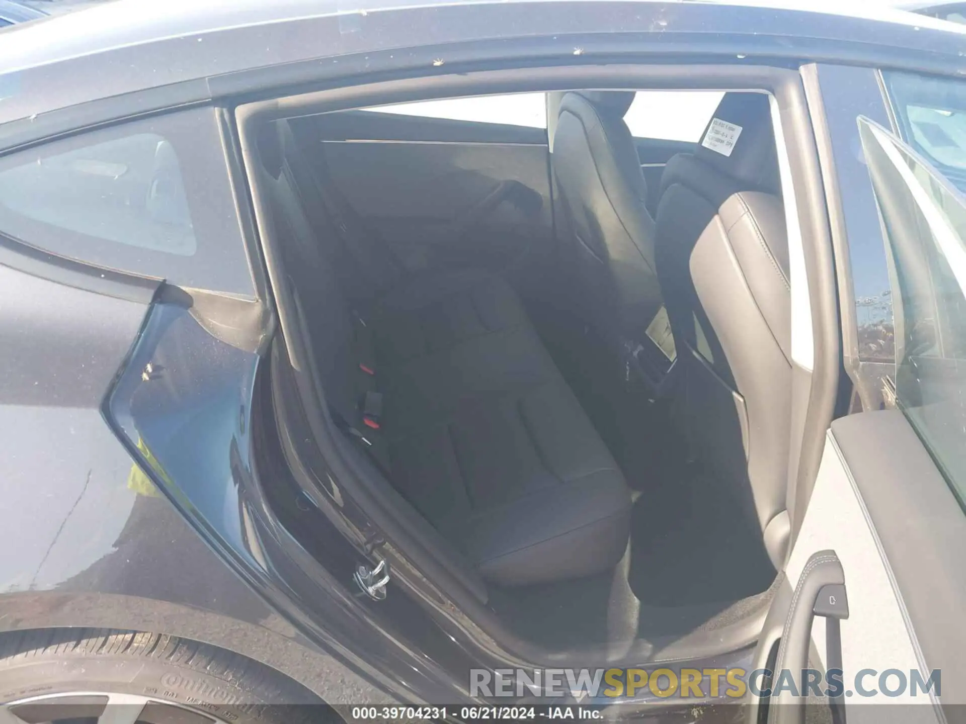 8 Photograph of a damaged car 5YJ3E1EA0RF752107 TESLA MODEL 3 2024